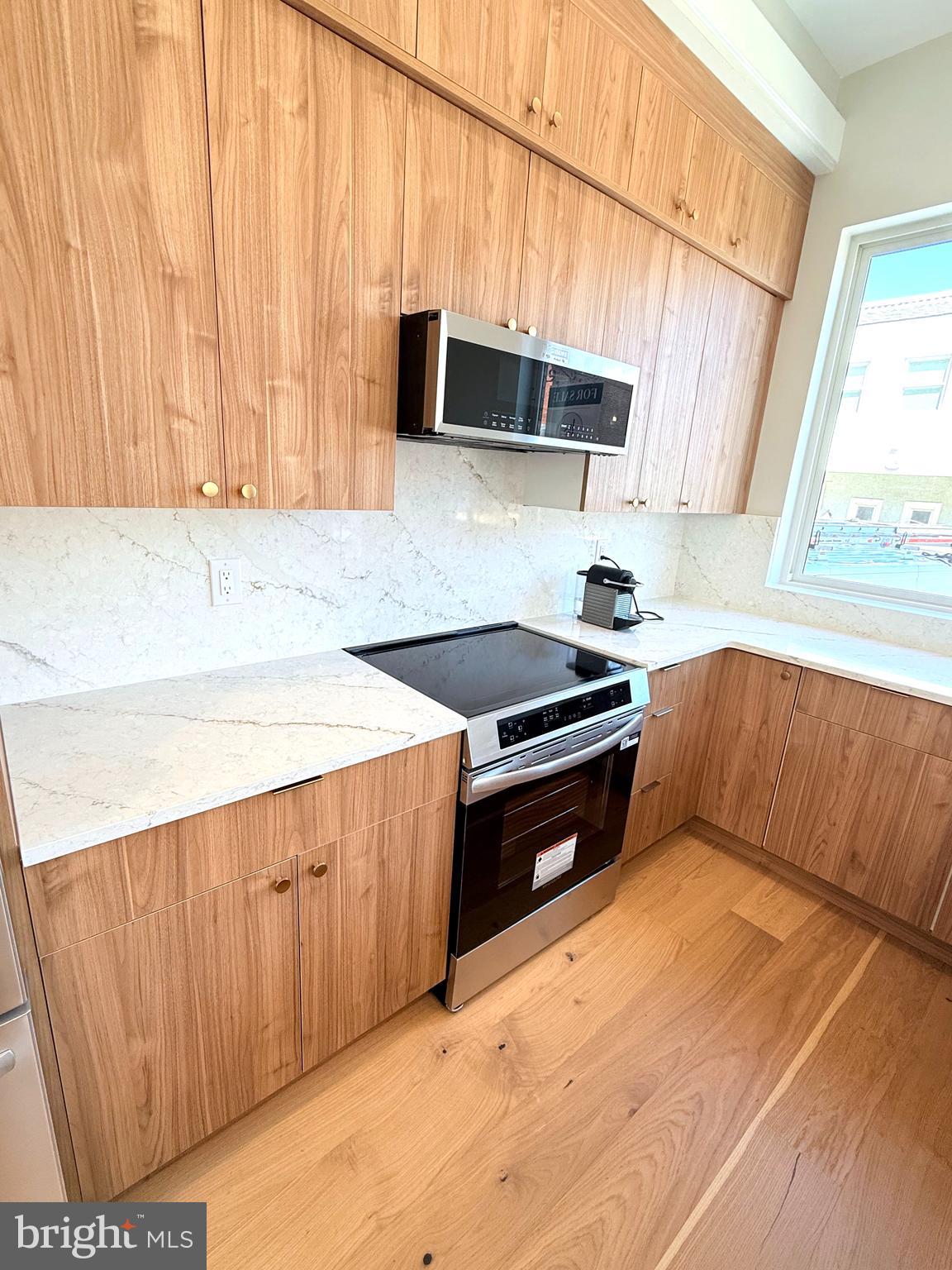 PORT RICHMOND - Residential