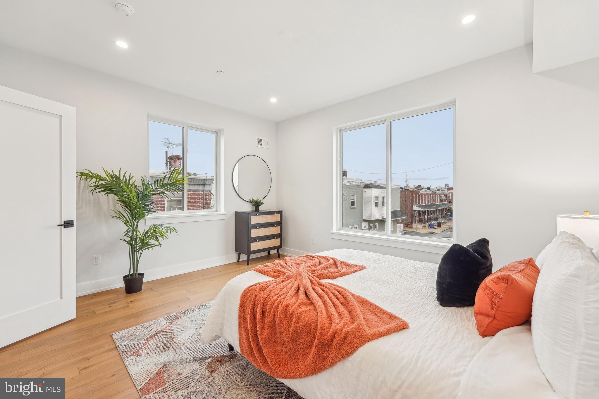 PORT RICHMOND - Residential