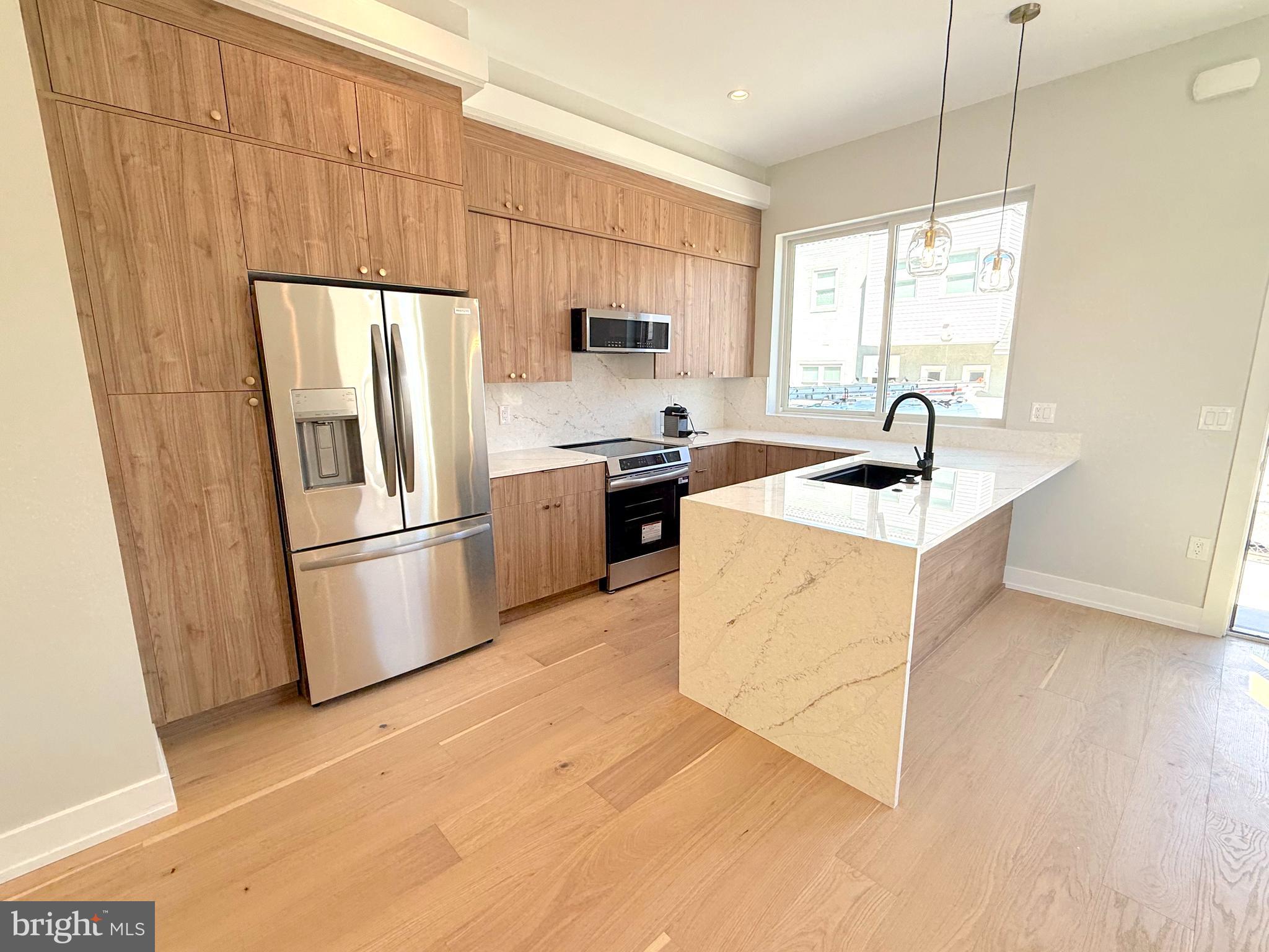 PORT RICHMOND - Residential