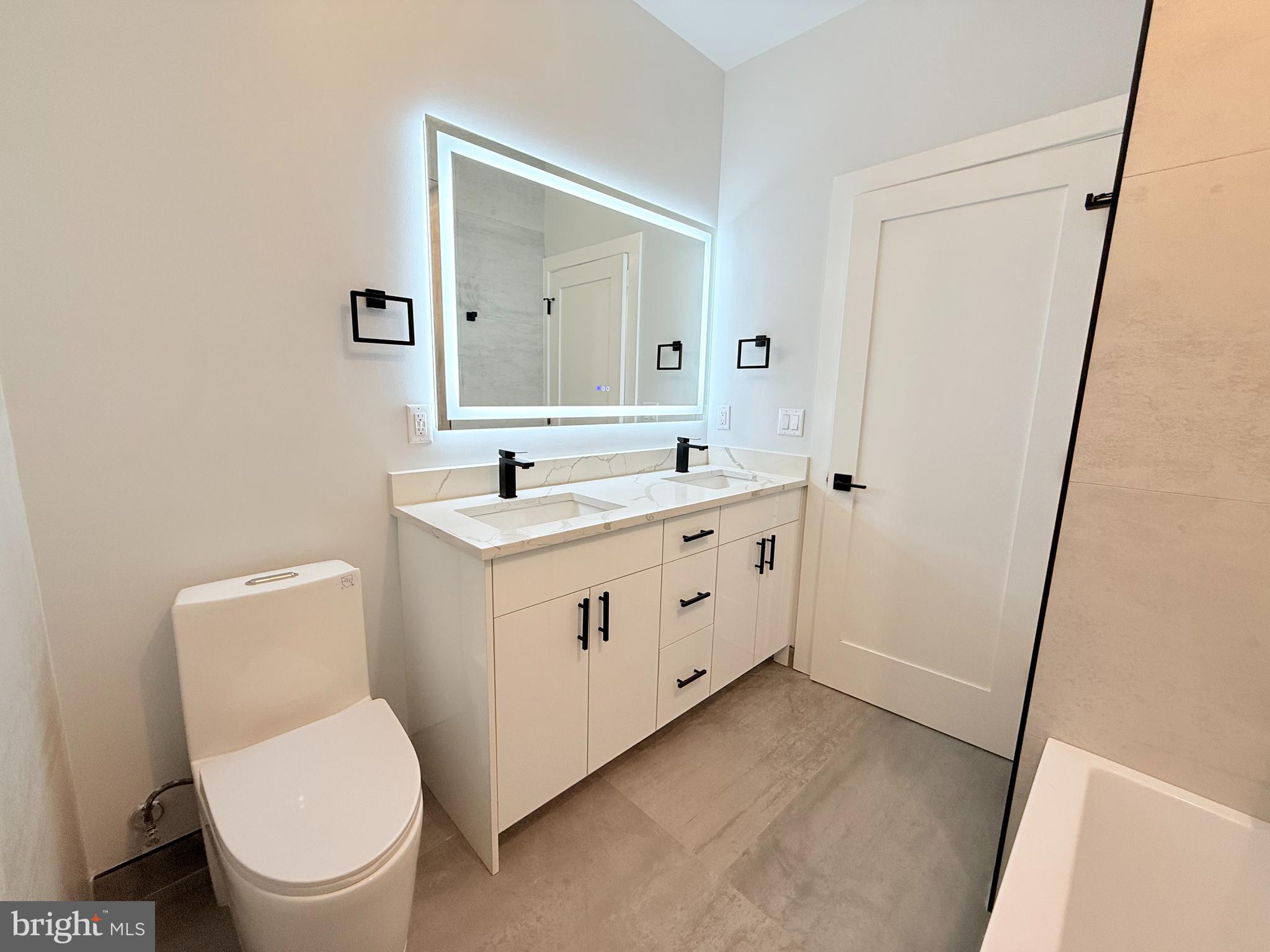 PORT RICHMOND - Residential