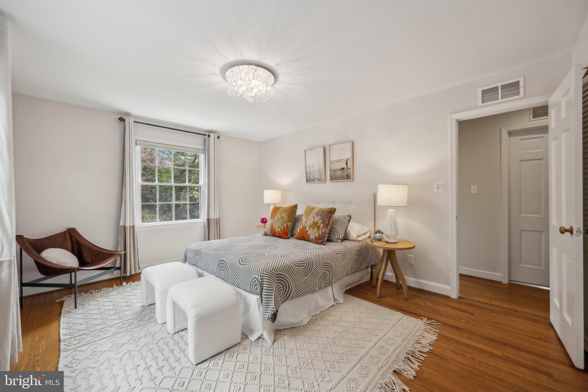 LARCHMONT KNOLLS - Residential Lease