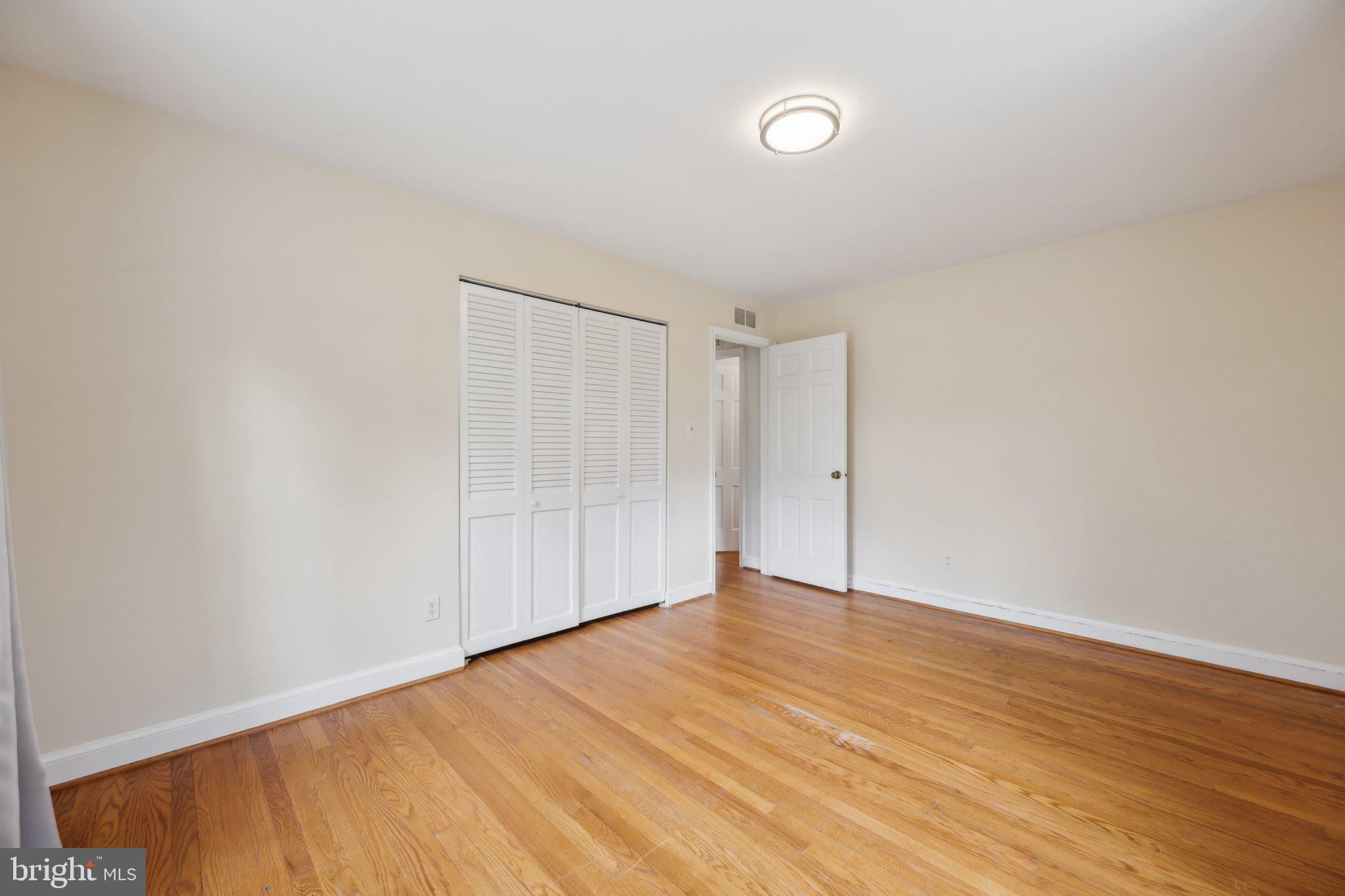 LARCHMONT KNOLLS - Residential Lease