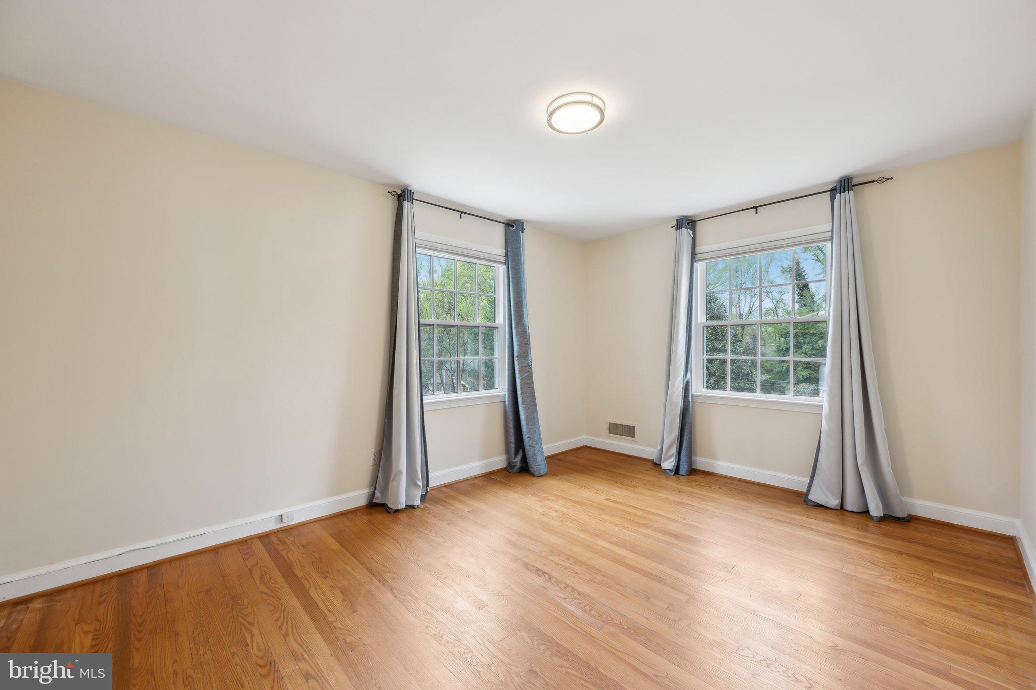 LARCHMONT KNOLLS - Residential Lease