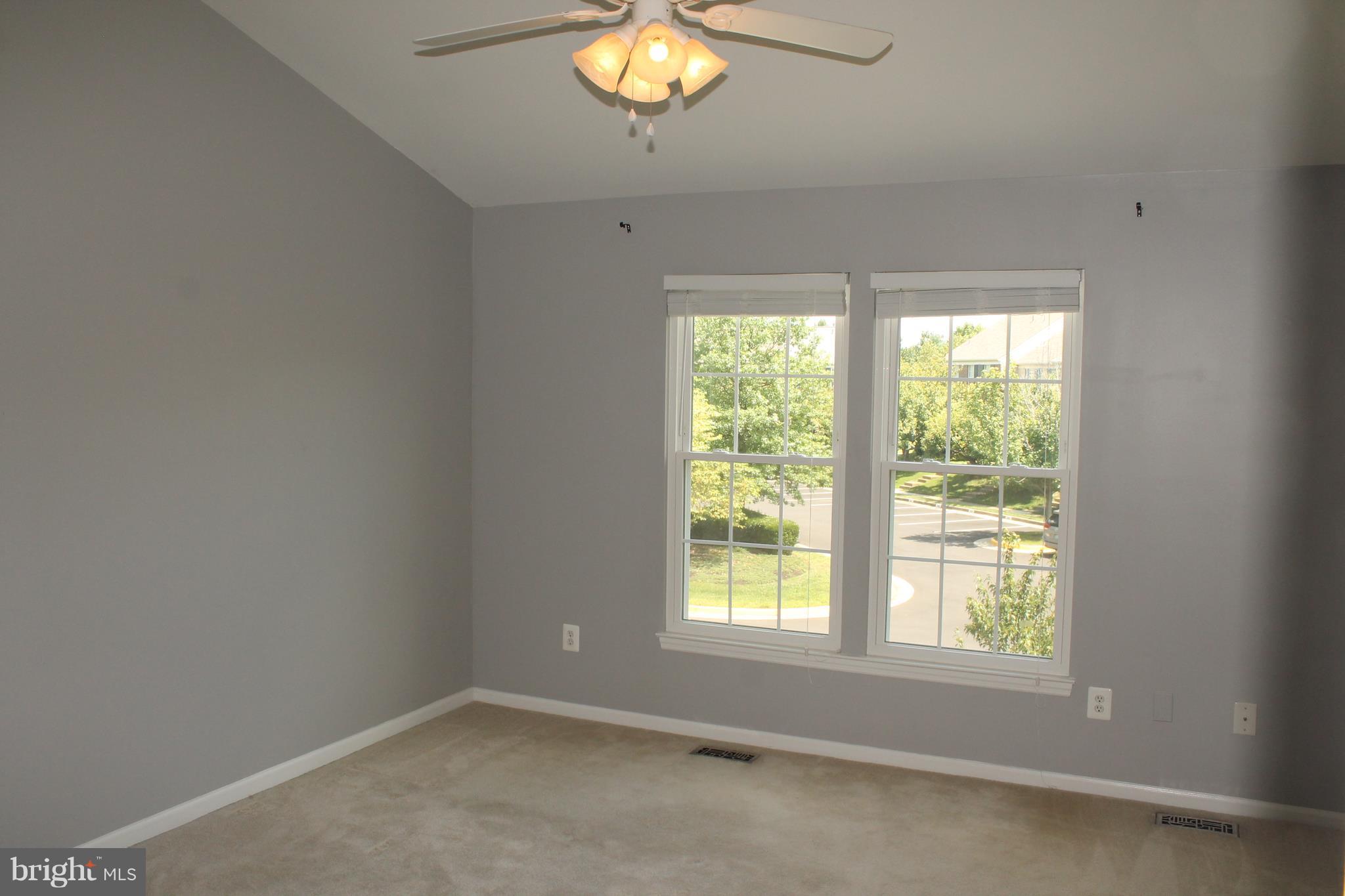 MANCHESTER LAKES - Residential Lease