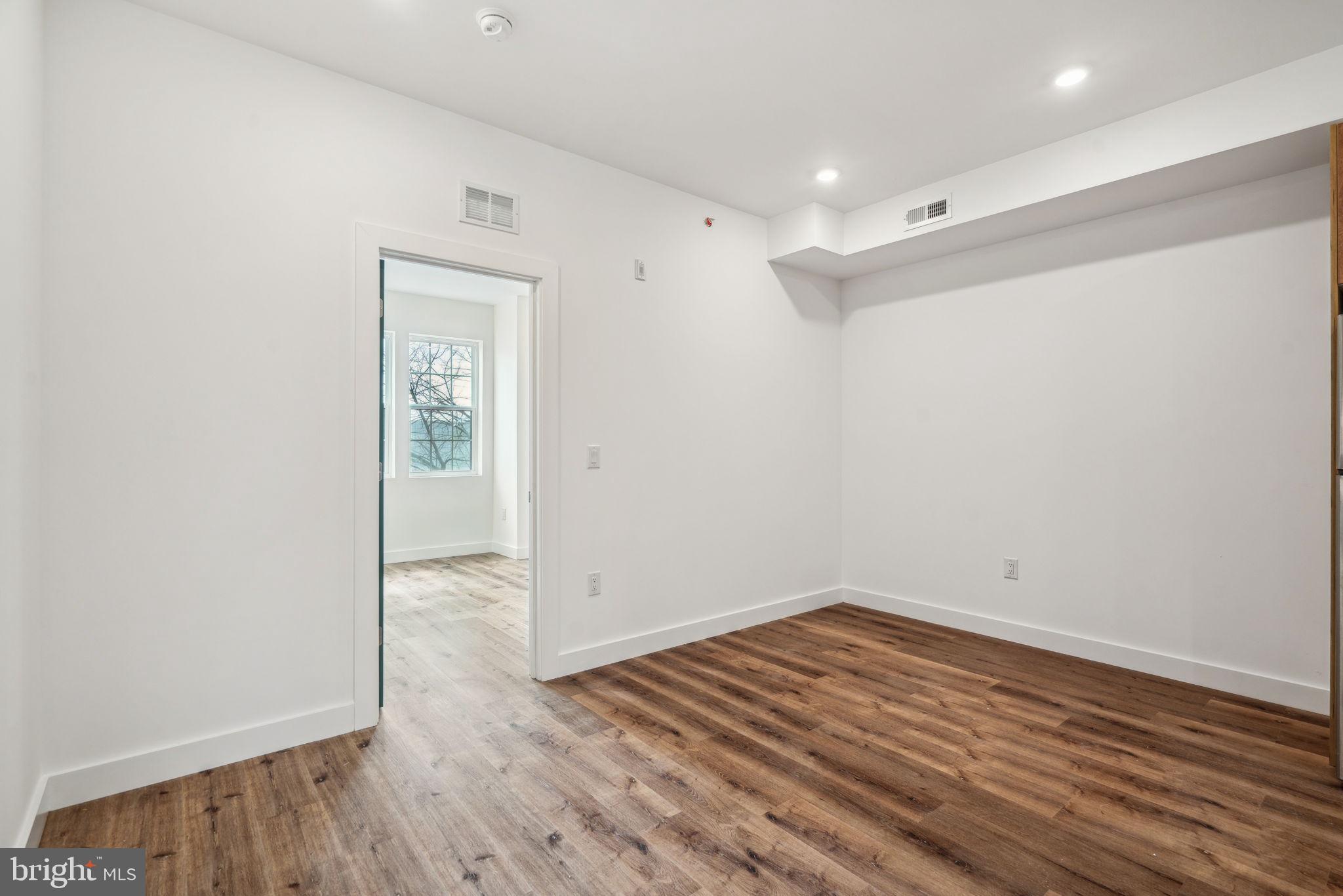 TEMPLE UNIVERSITY - Residential Lease