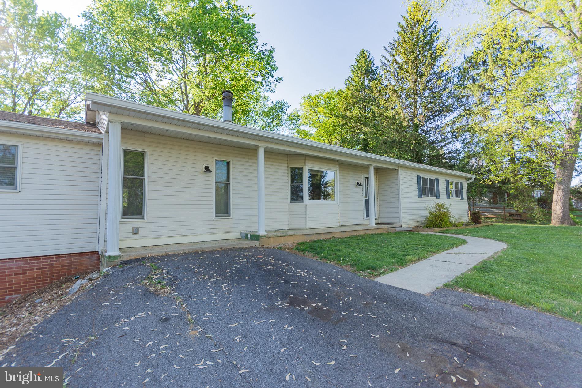 98A & 98B WOODCOCK AVENUE