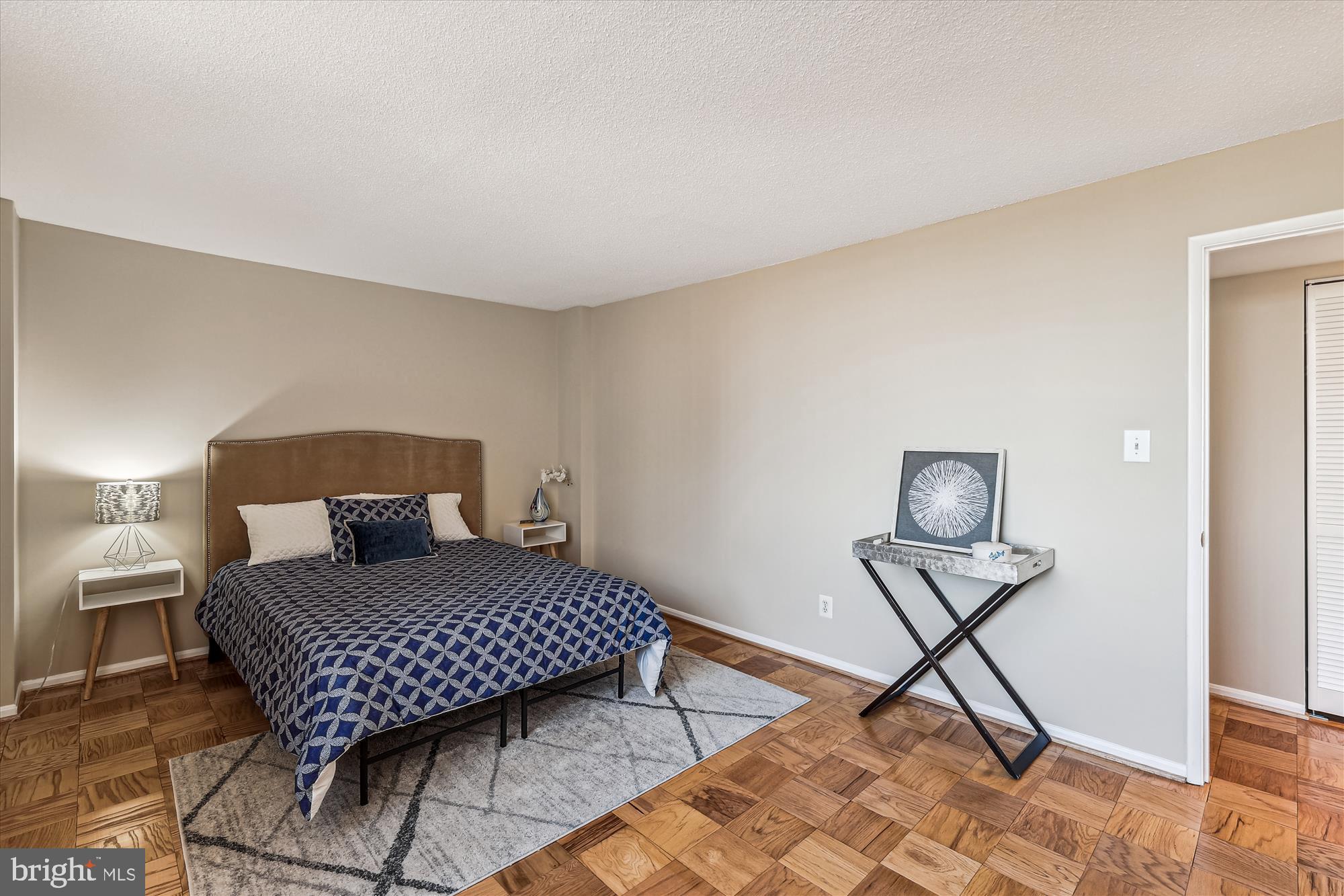 AMERICANA CENTRE - Residential