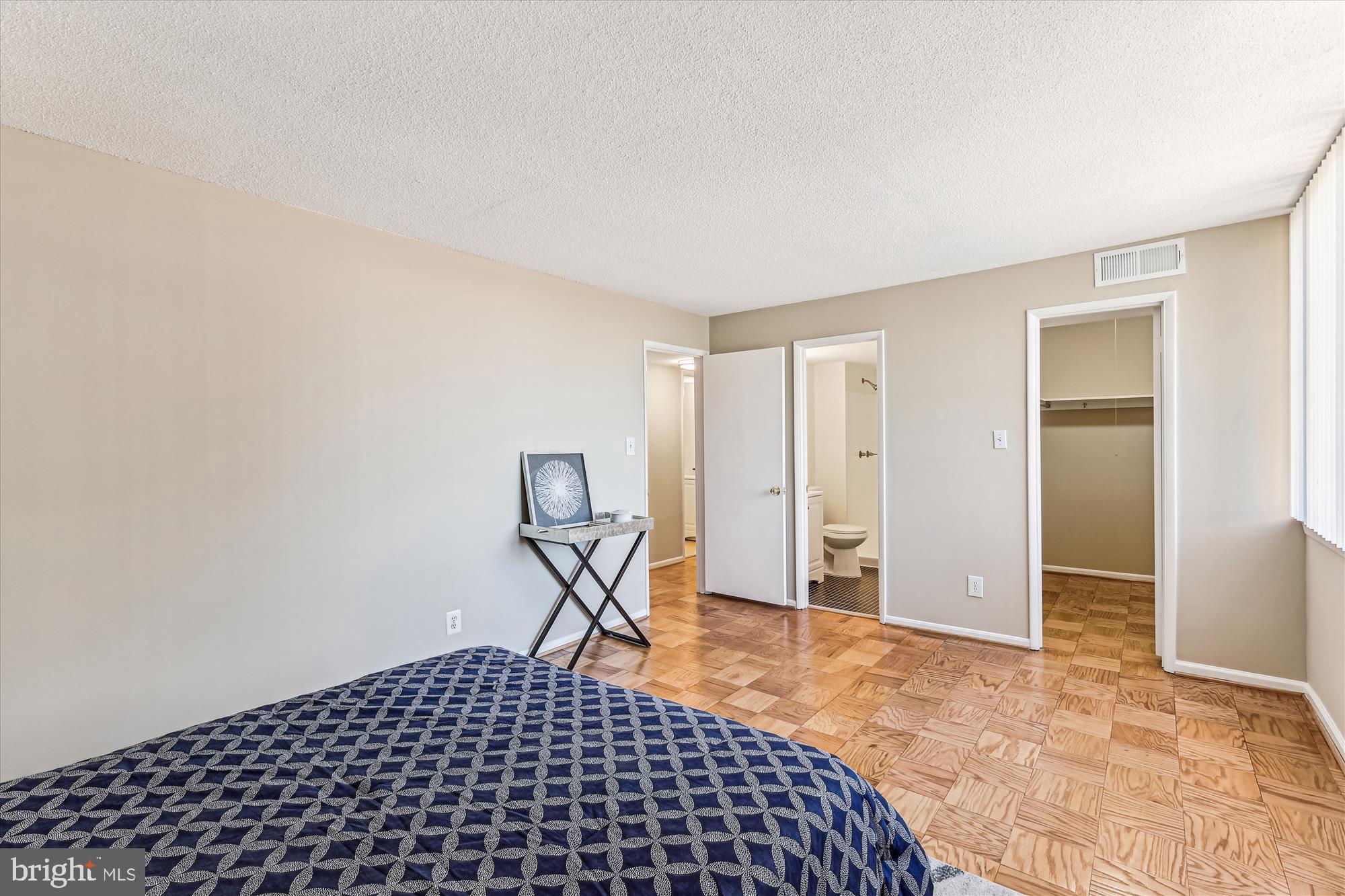 AMERICANA CENTRE - Residential