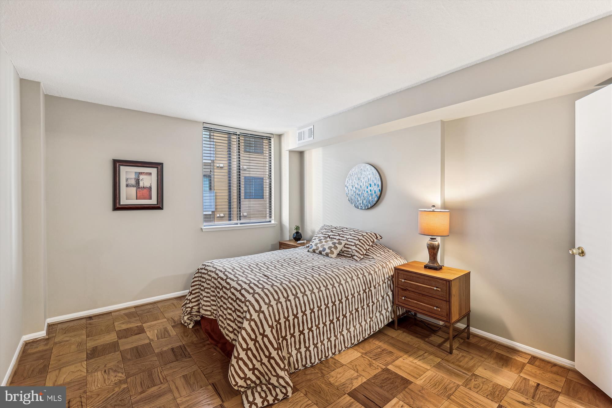 AMERICANA CENTRE - Residential