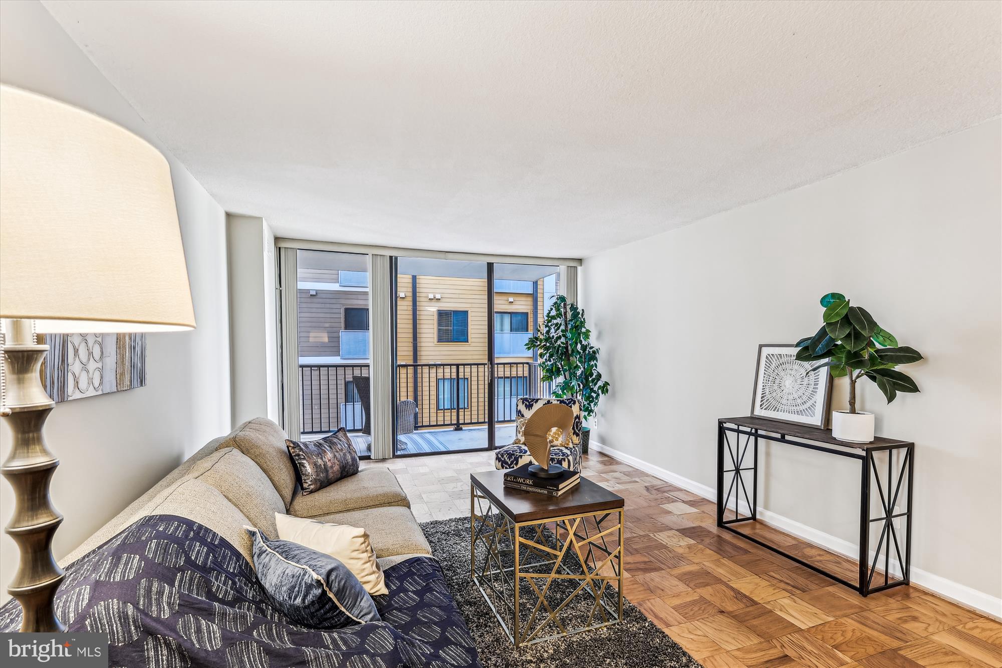 AMERICANA CENTRE - Residential