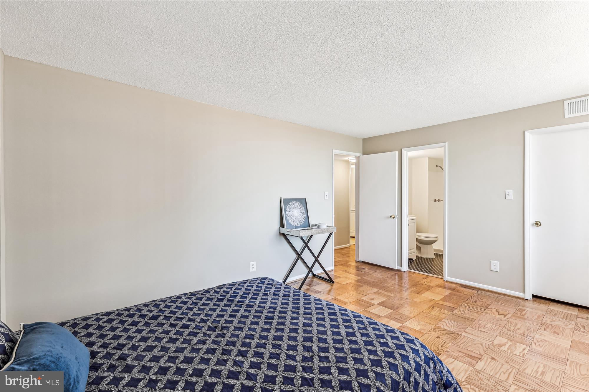 AMERICANA CENTRE - Residential