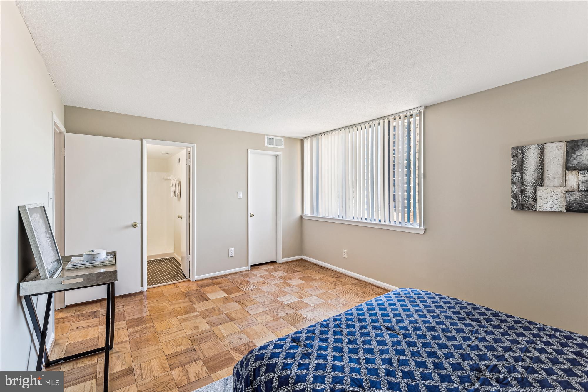 AMERICANA CENTRE - Residential