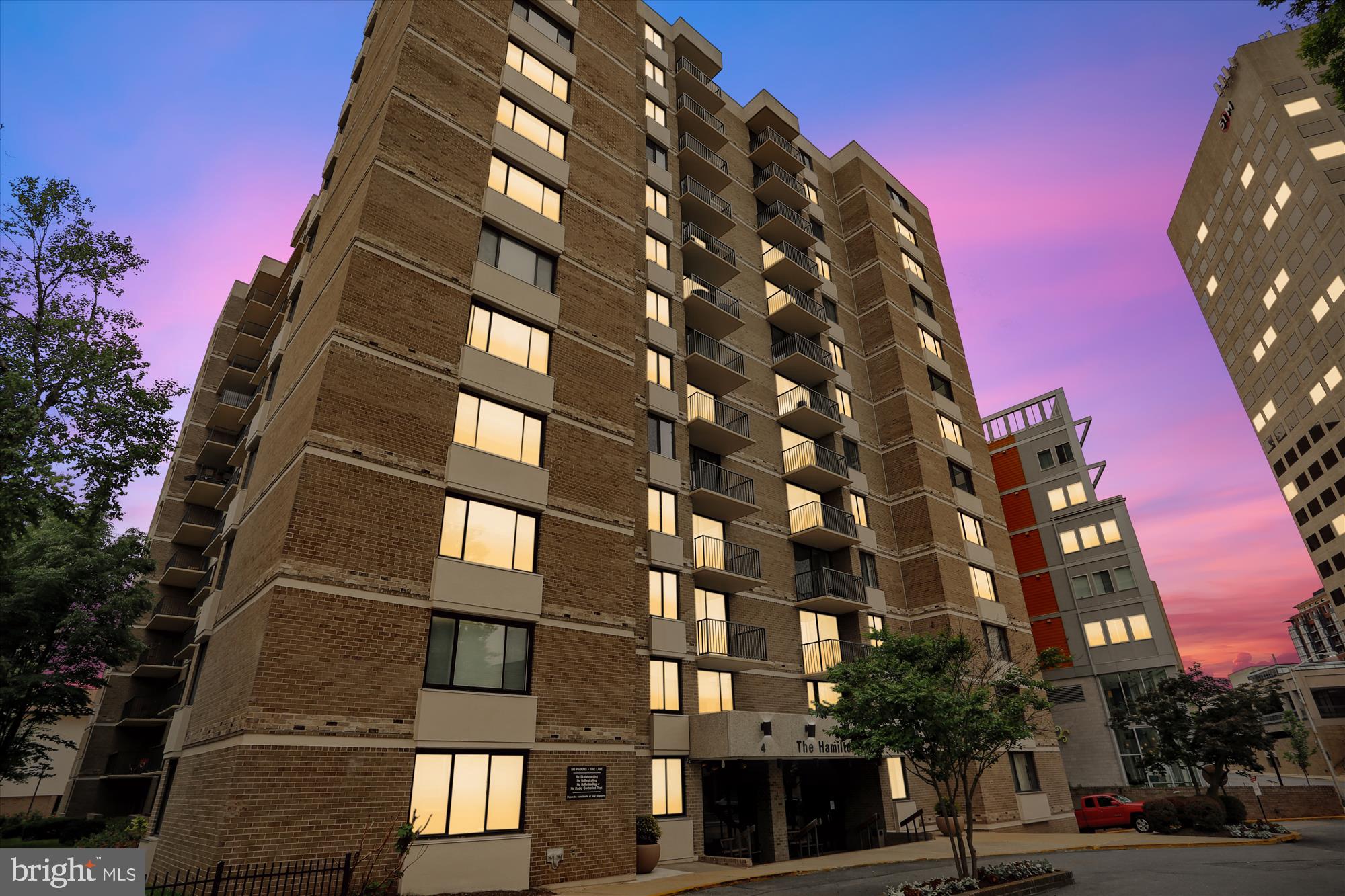 AMERICANA CENTRE - Residential