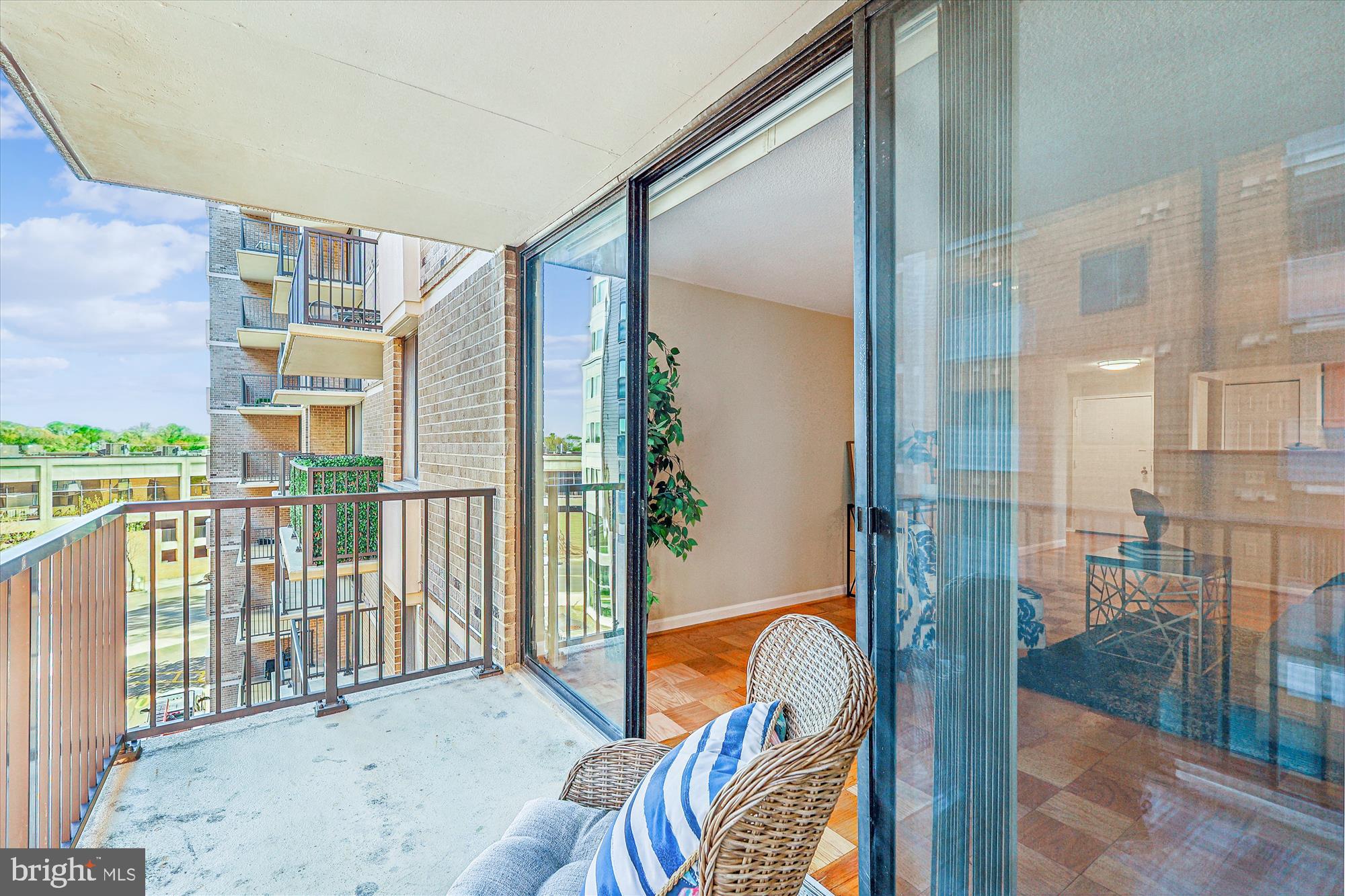 AMERICANA CENTRE - Residential