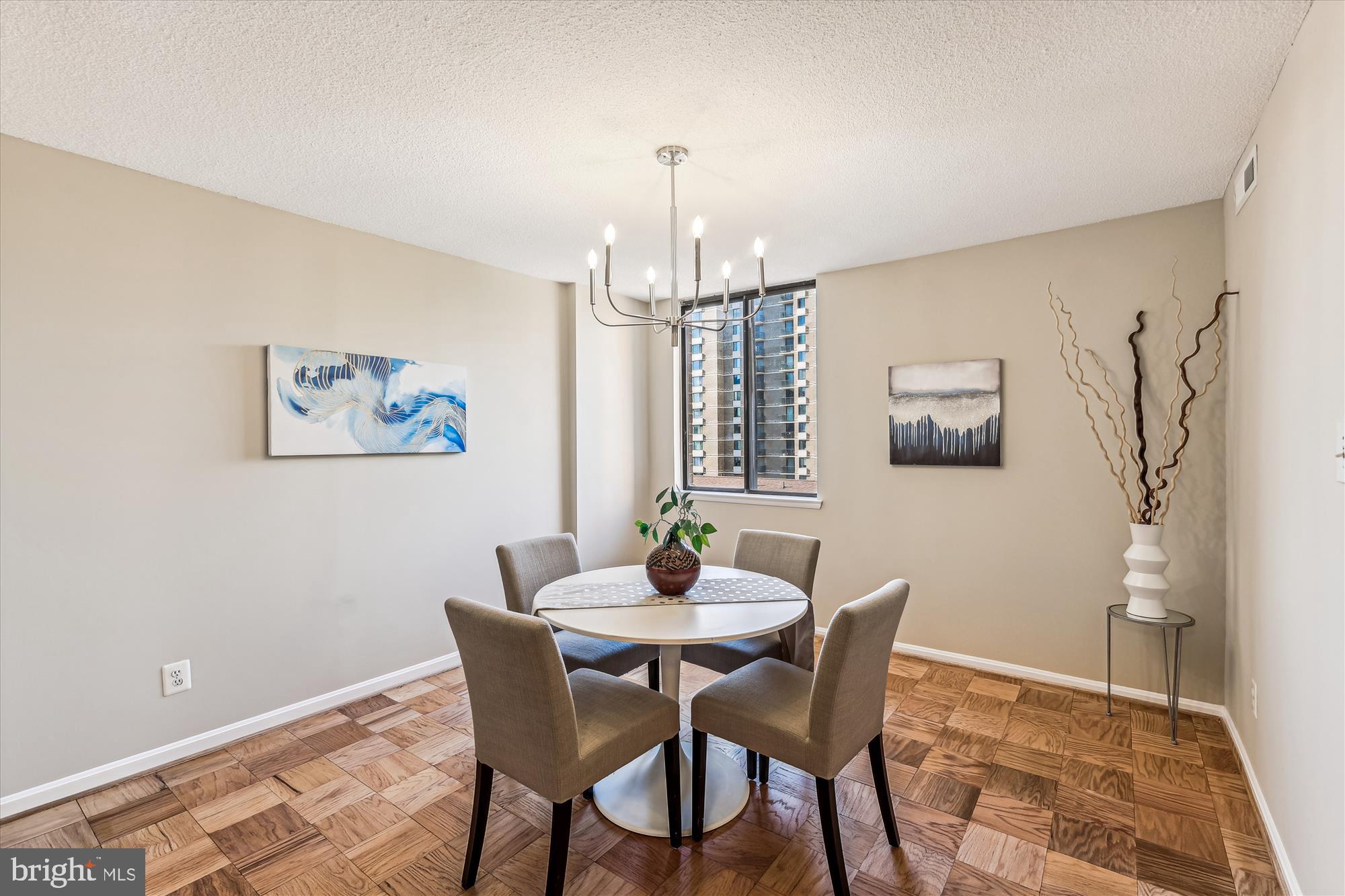 AMERICANA CENTRE - Residential