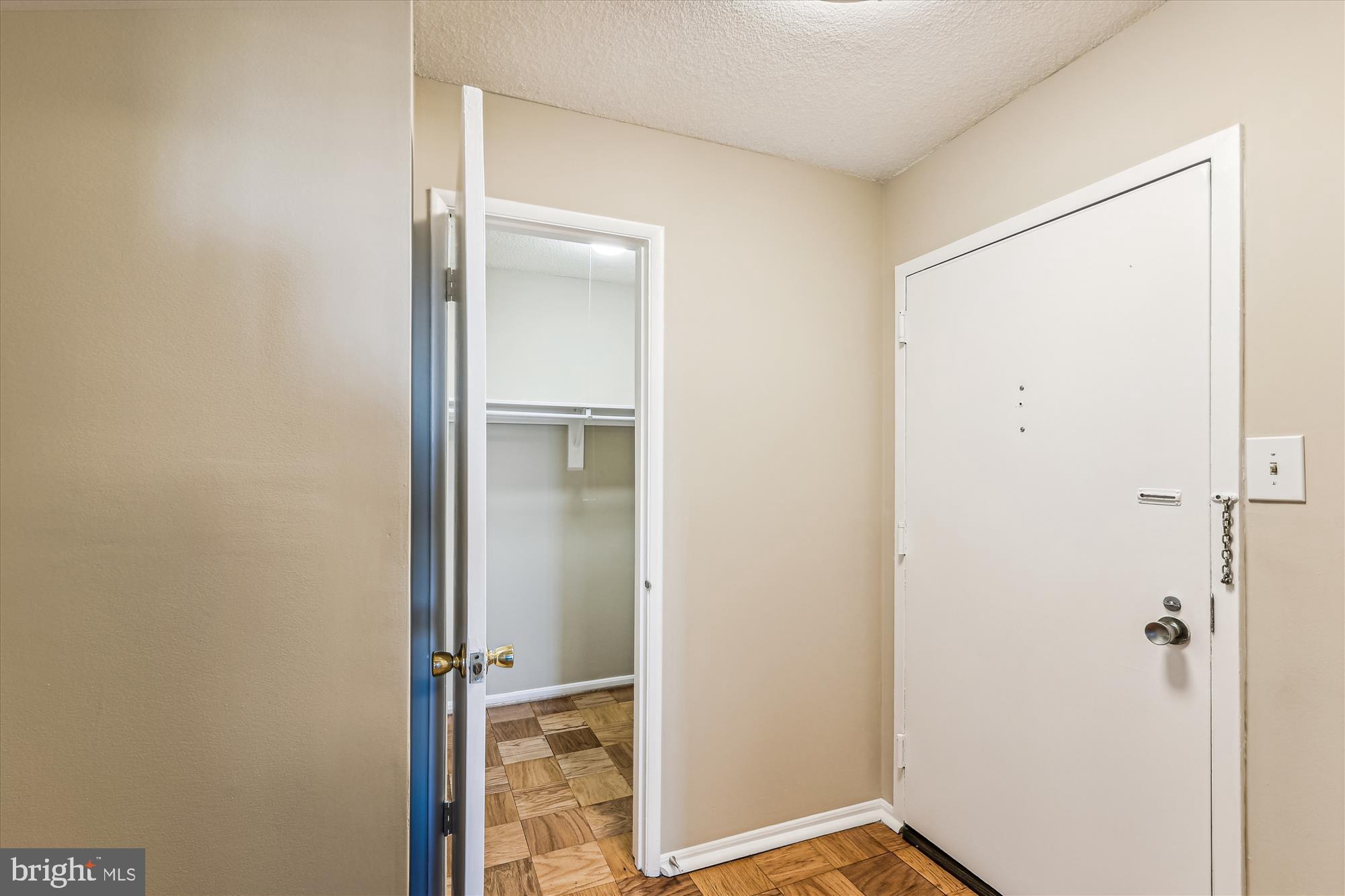 AMERICANA CENTRE - Residential