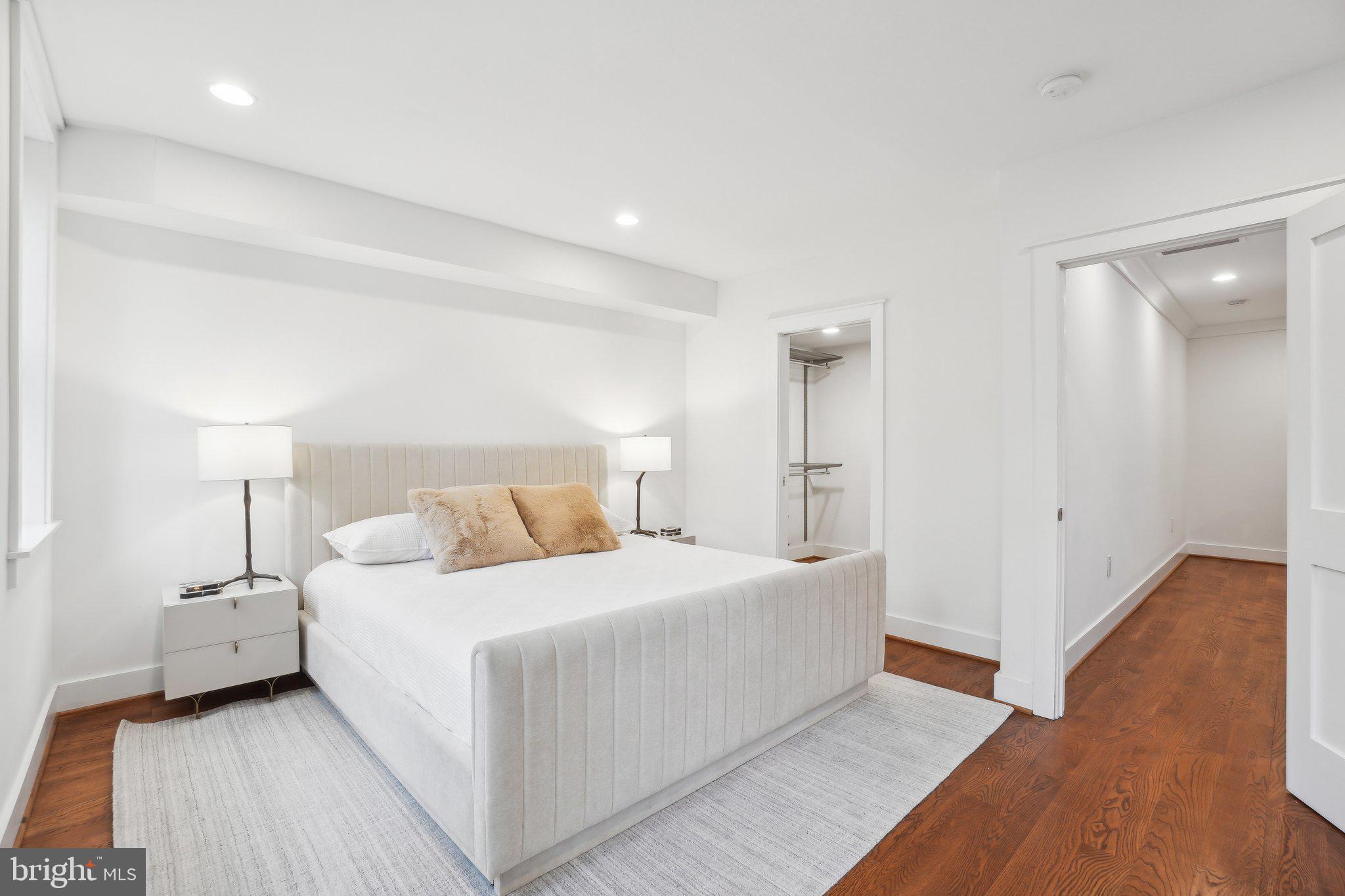 DUPONT CIRCLE - Residential