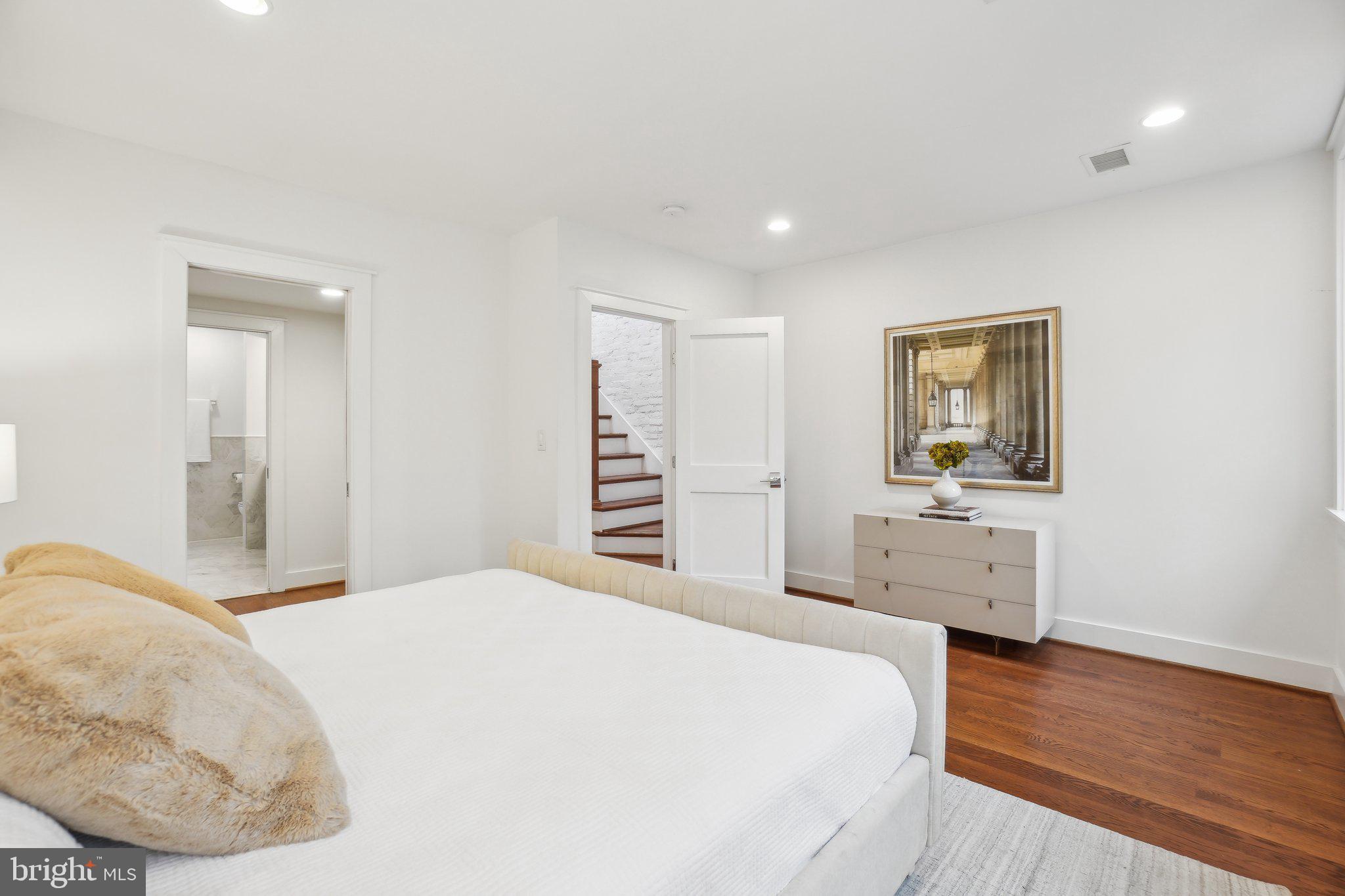 DUPONT CIRCLE - Residential