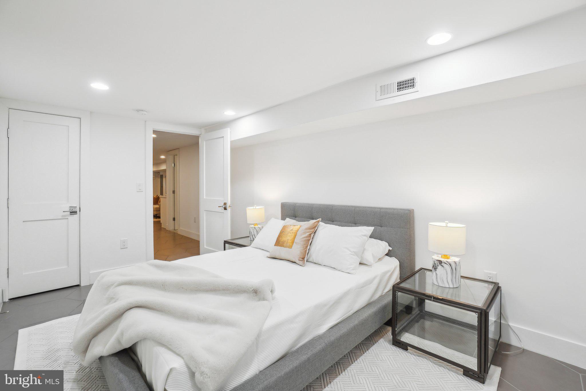 DUPONT CIRCLE - Residential
