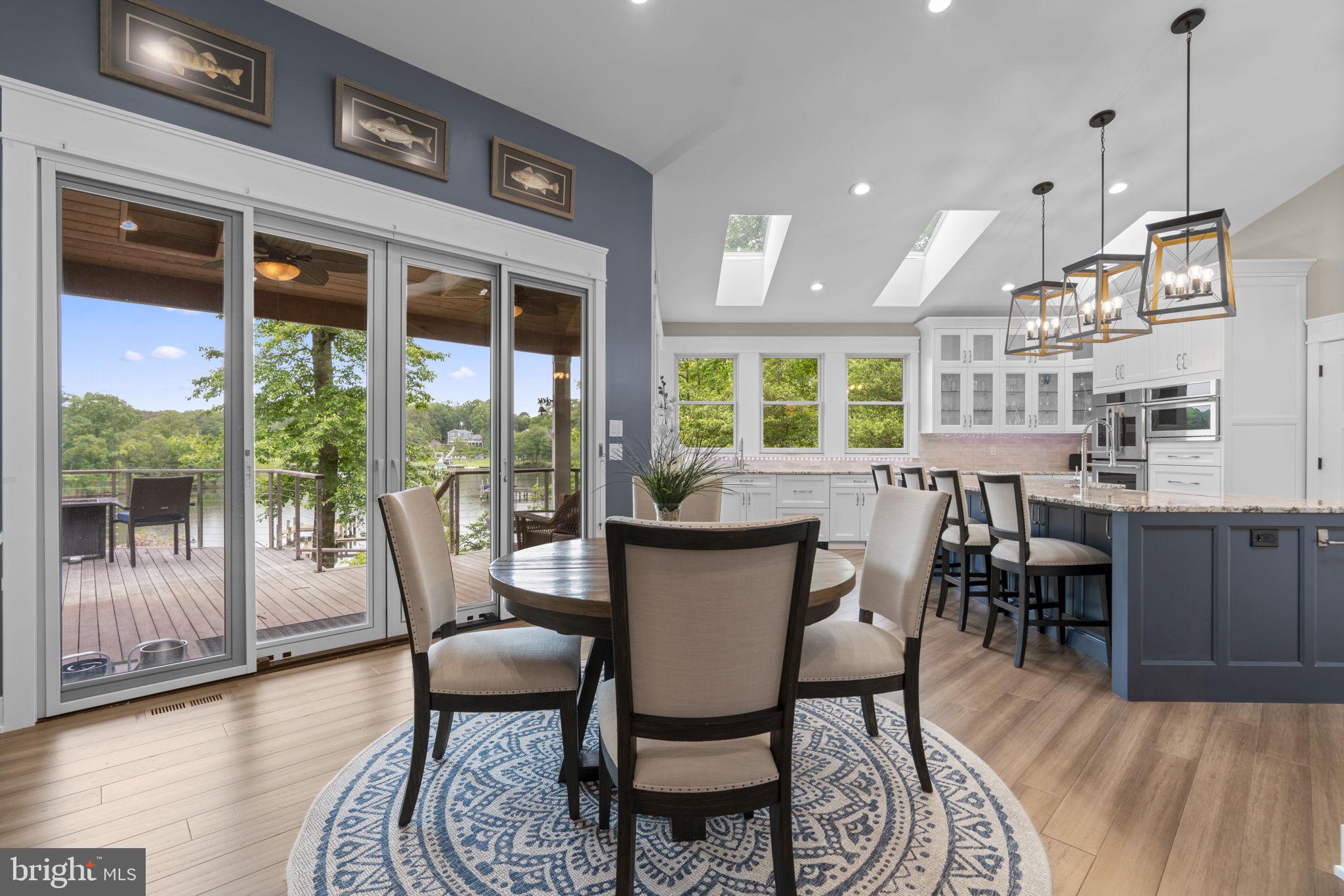 MANHATTAN MANOR - Residential