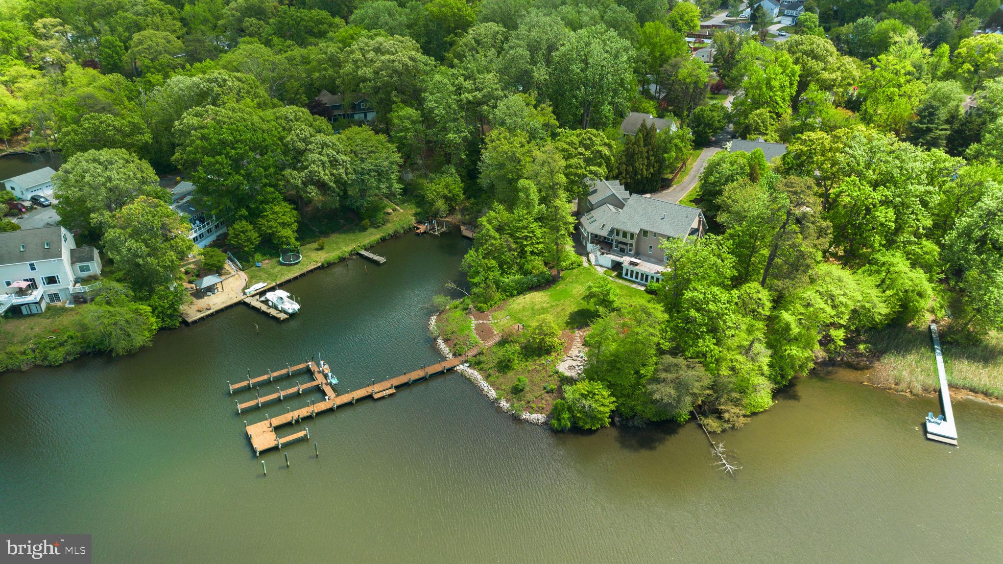 MANHATTAN MANOR - Residential
