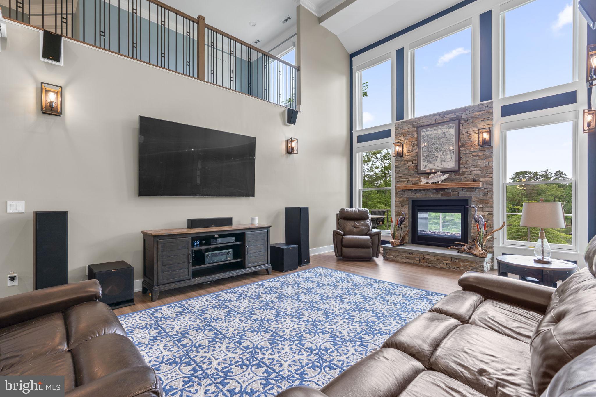MANHATTAN MANOR - Residential