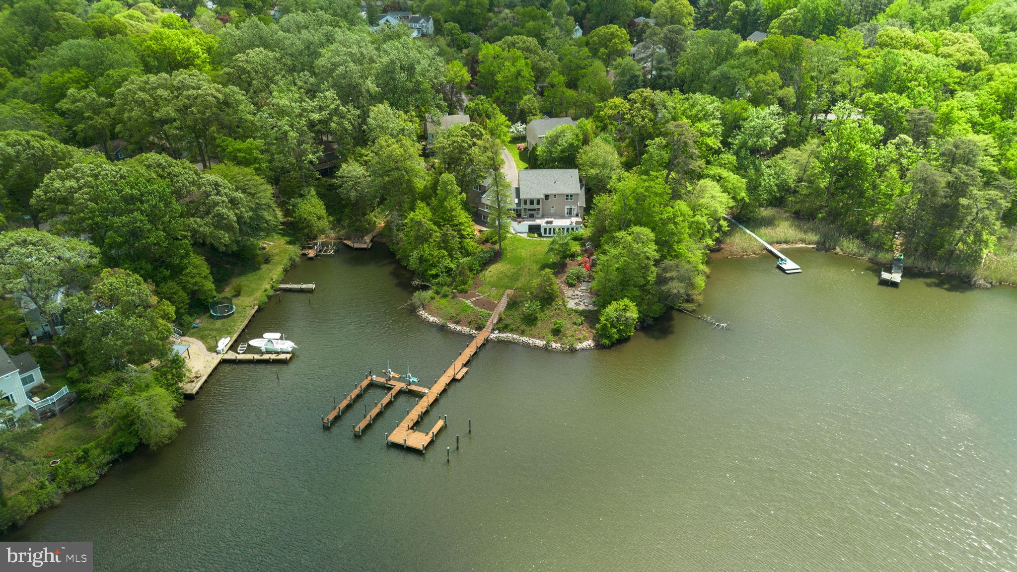 MANHATTAN MANOR - Residential