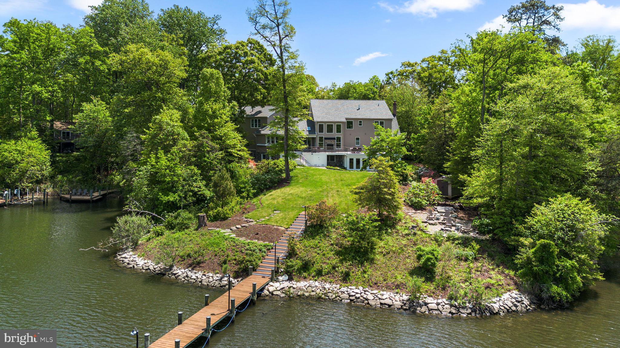 MANHATTAN MANOR - Residential