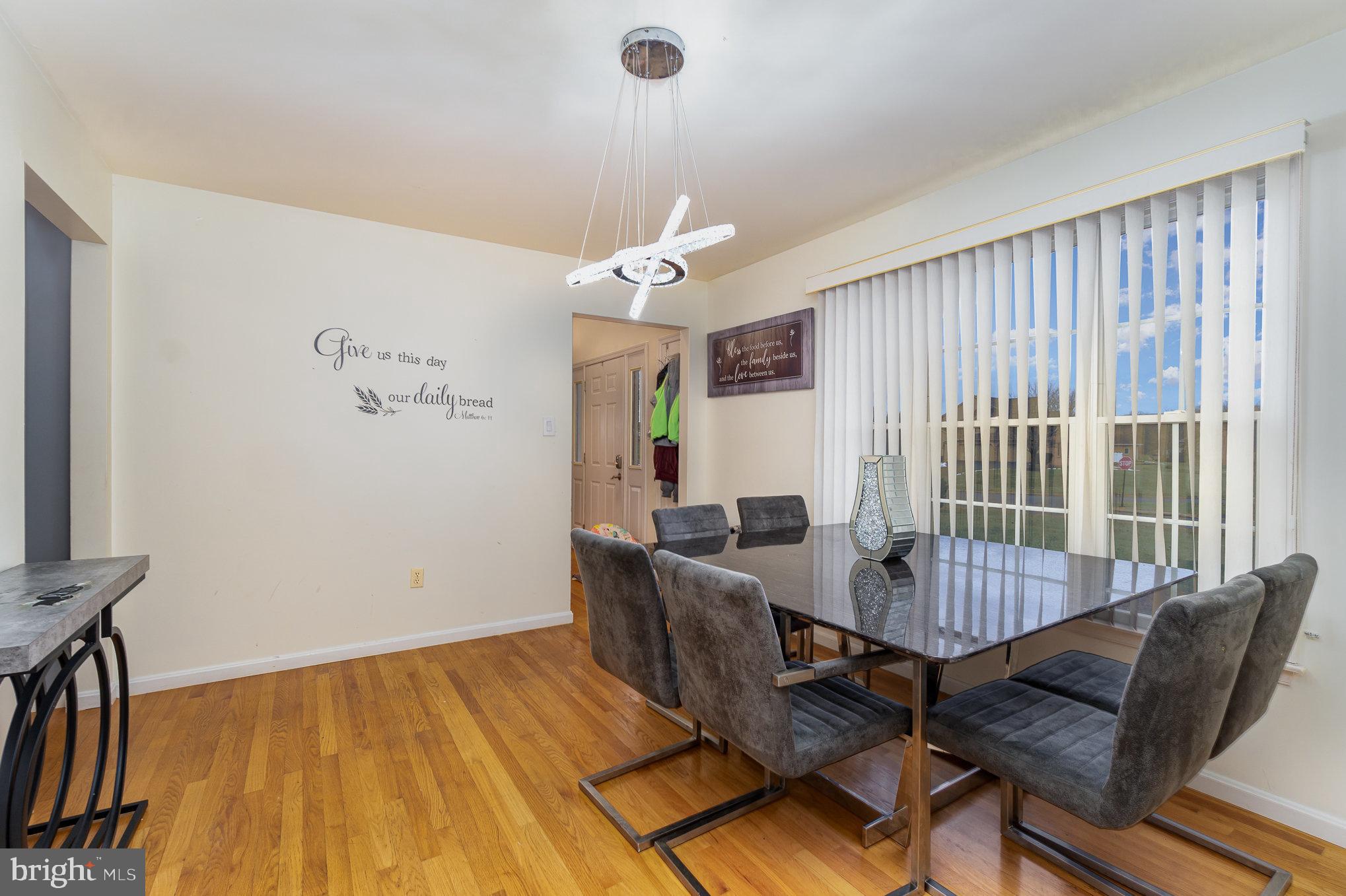 ROLLING HILLS ESTATES - Residential