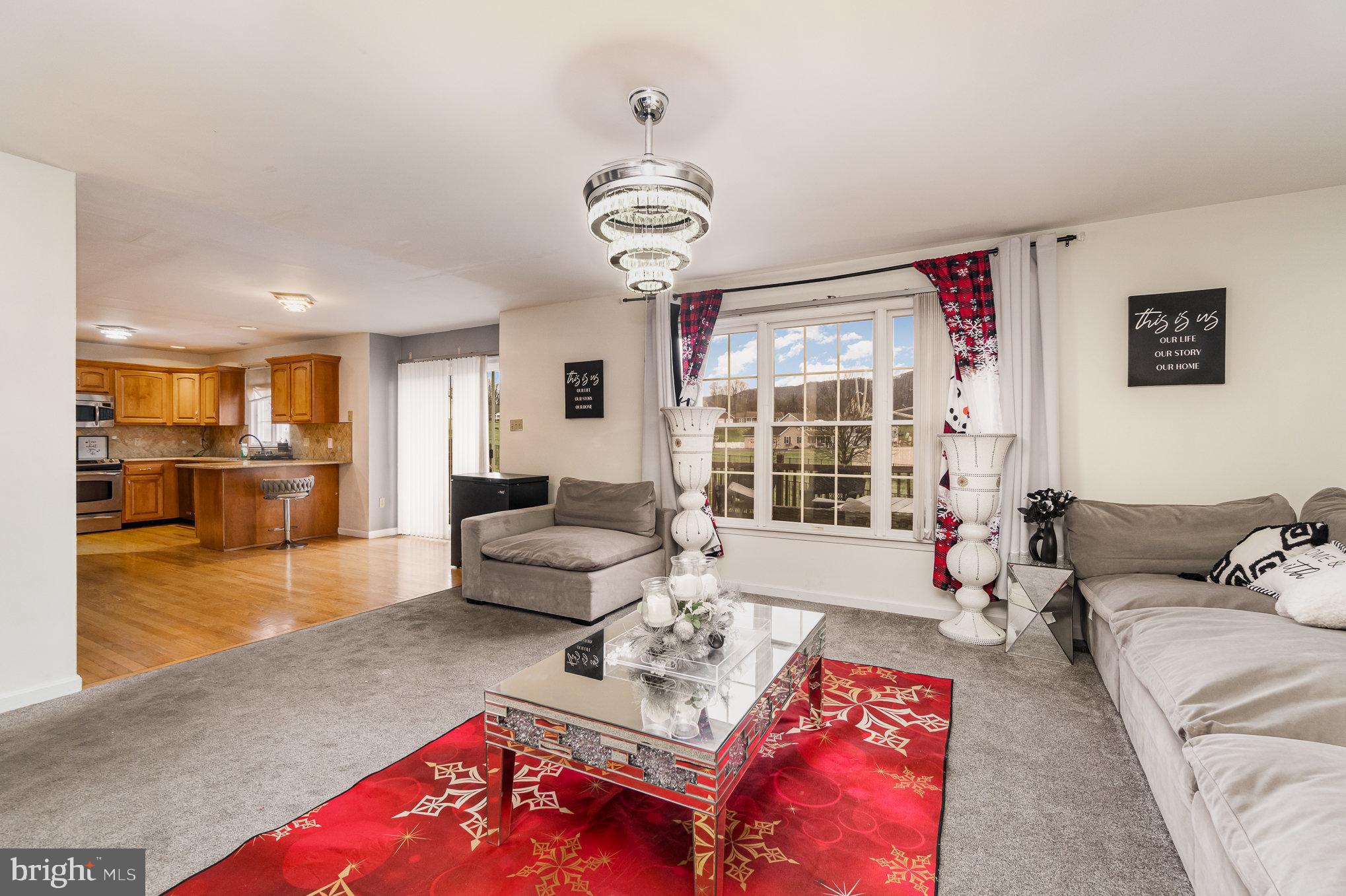 ROLLING HILLS ESTATES - Residential