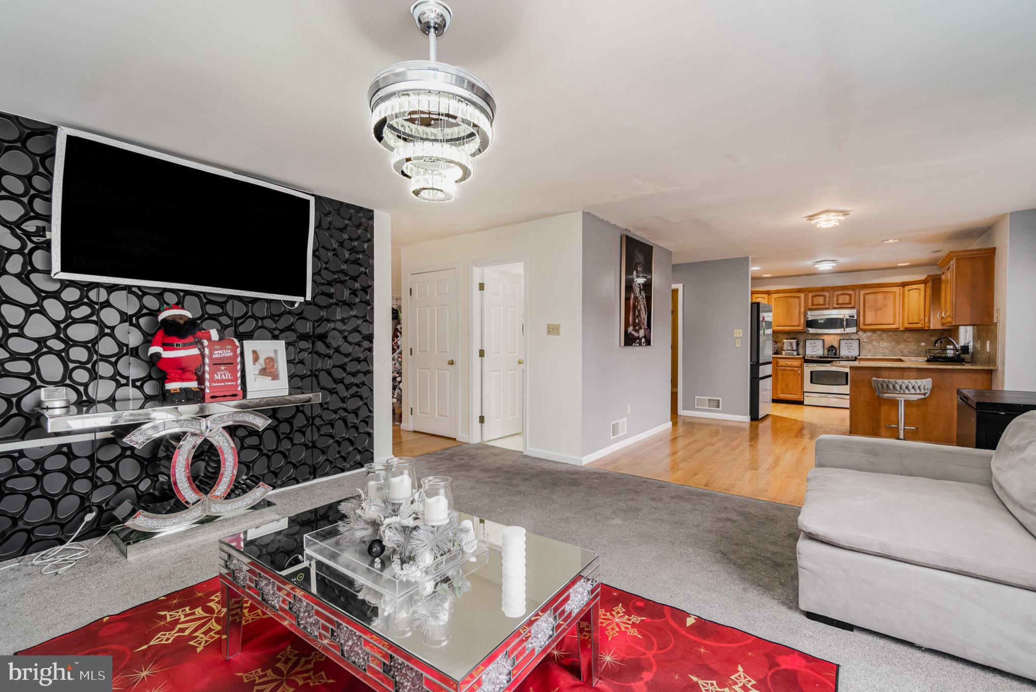 ROLLING HILLS ESTATES - Residential