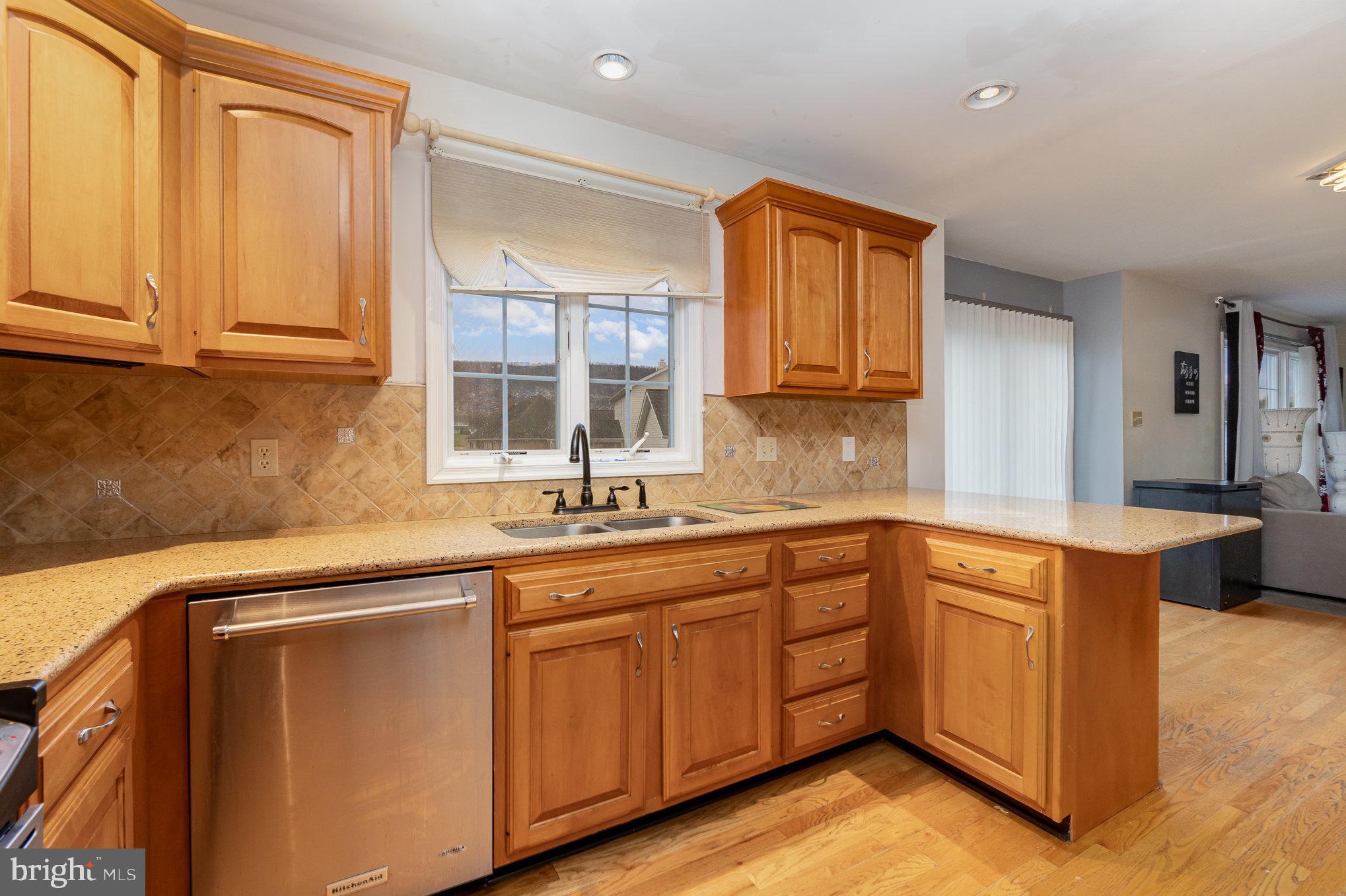 ROLLING HILLS ESTATES - Residential