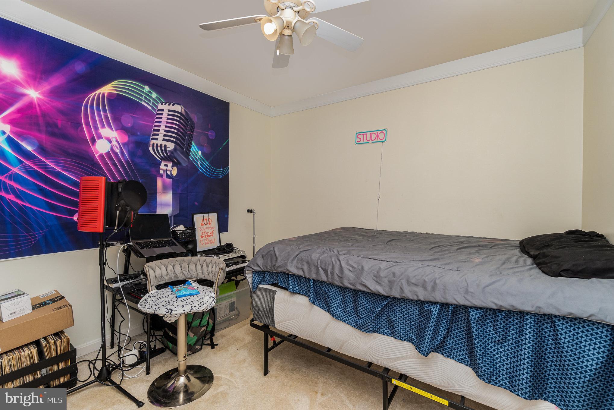 ROLLING HILLS ESTATES - Residential