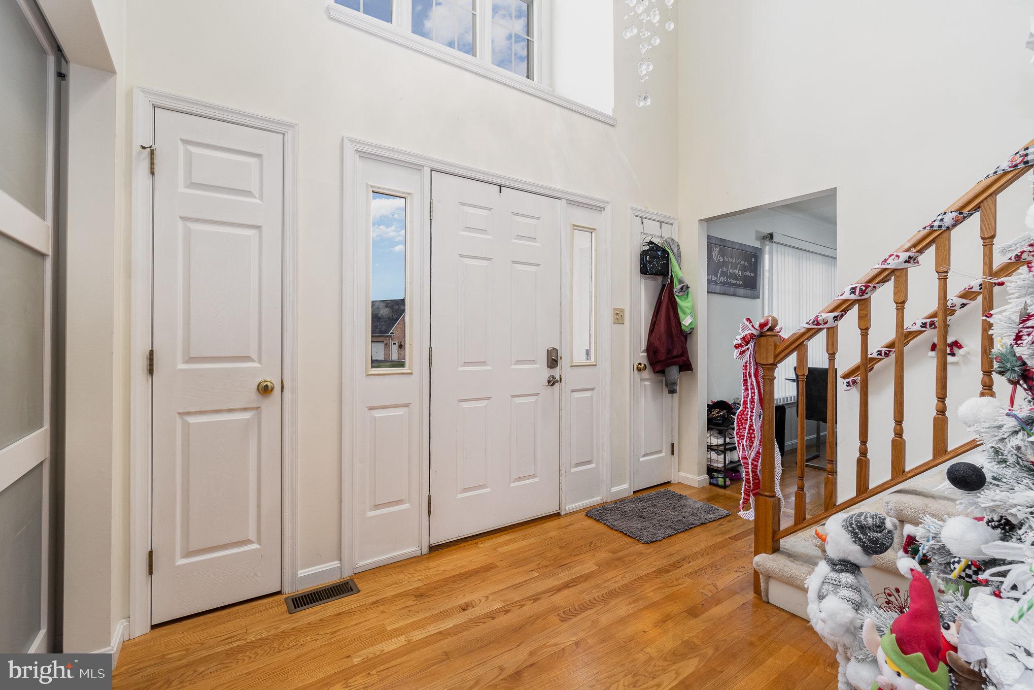 ROLLING HILLS ESTATES - Residential