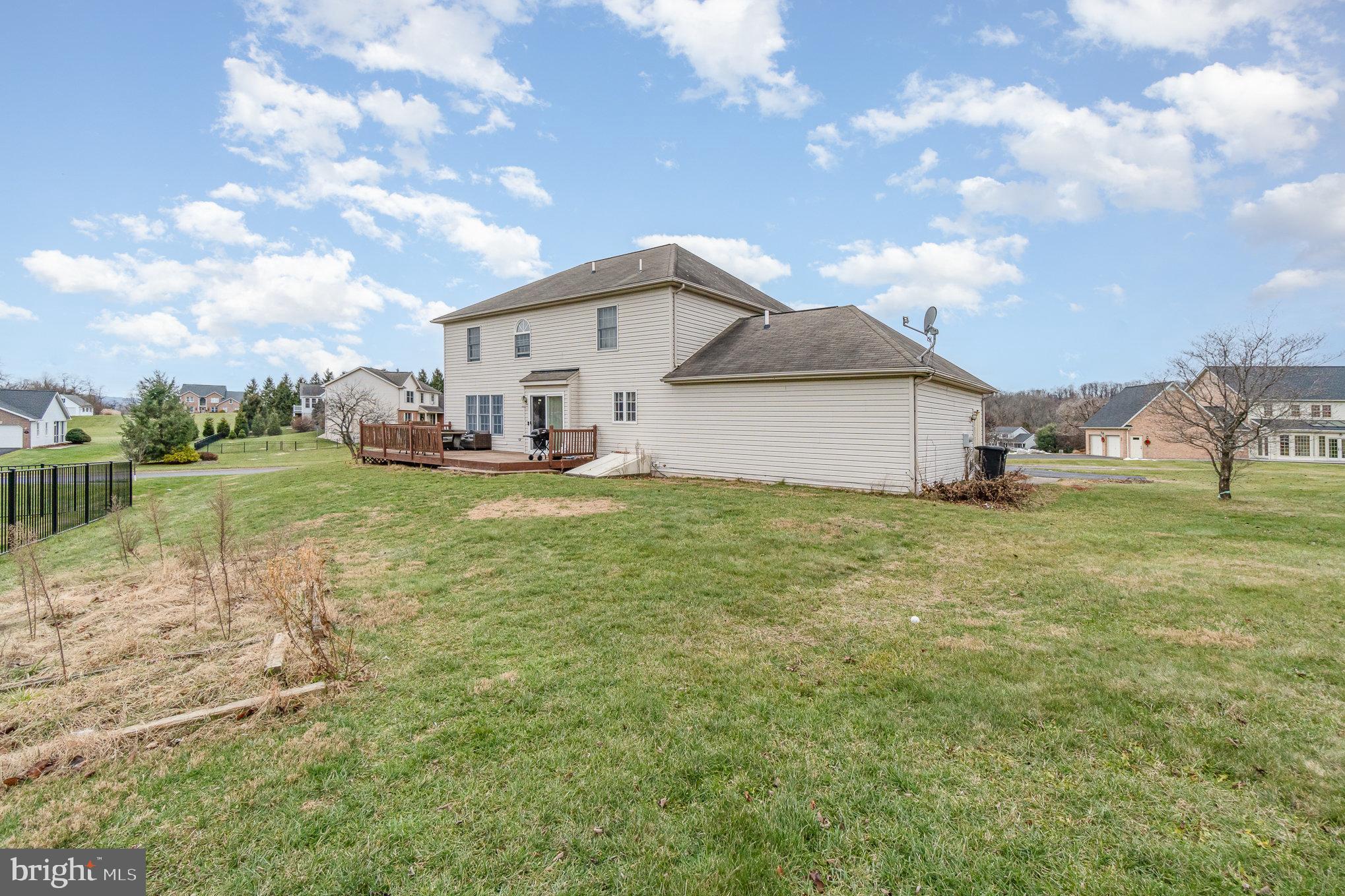 ROLLING HILLS ESTATES - Residential