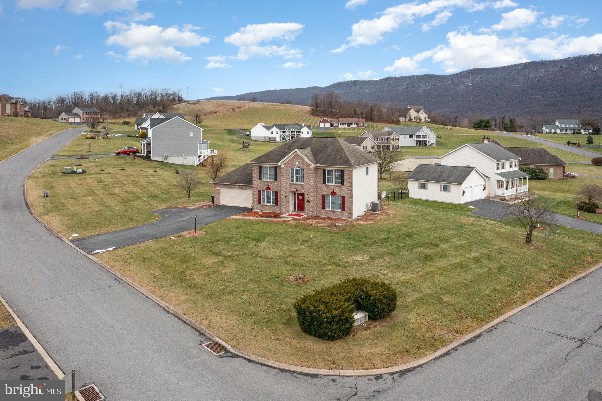 ROLLING HILLS ESTATES - Residential