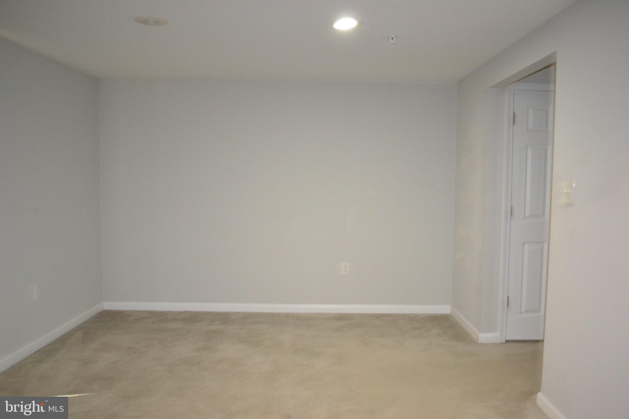 CONSTANT FRIENDSHIP - Residential Lease