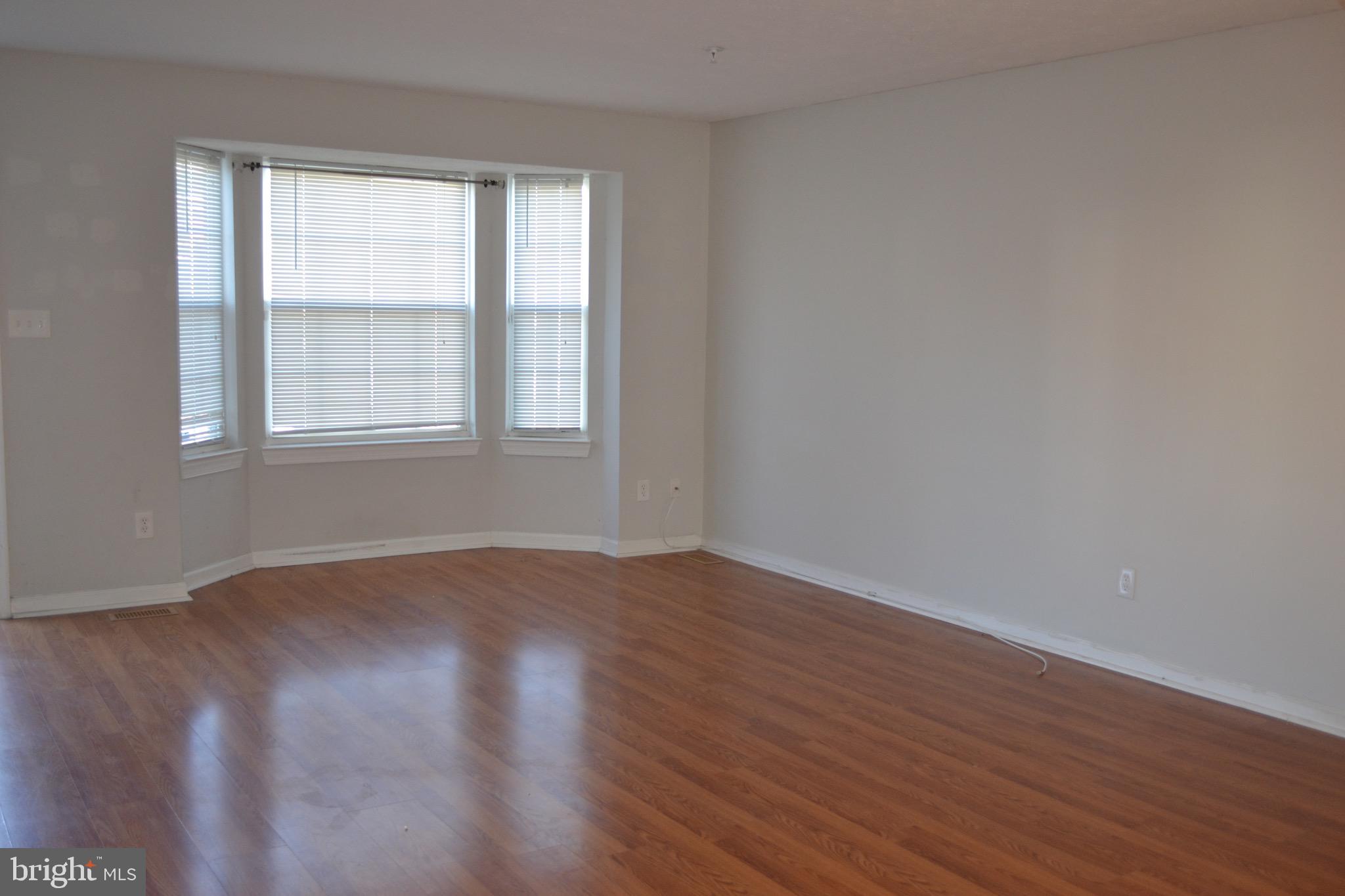 CONSTANT FRIENDSHIP - Residential Lease