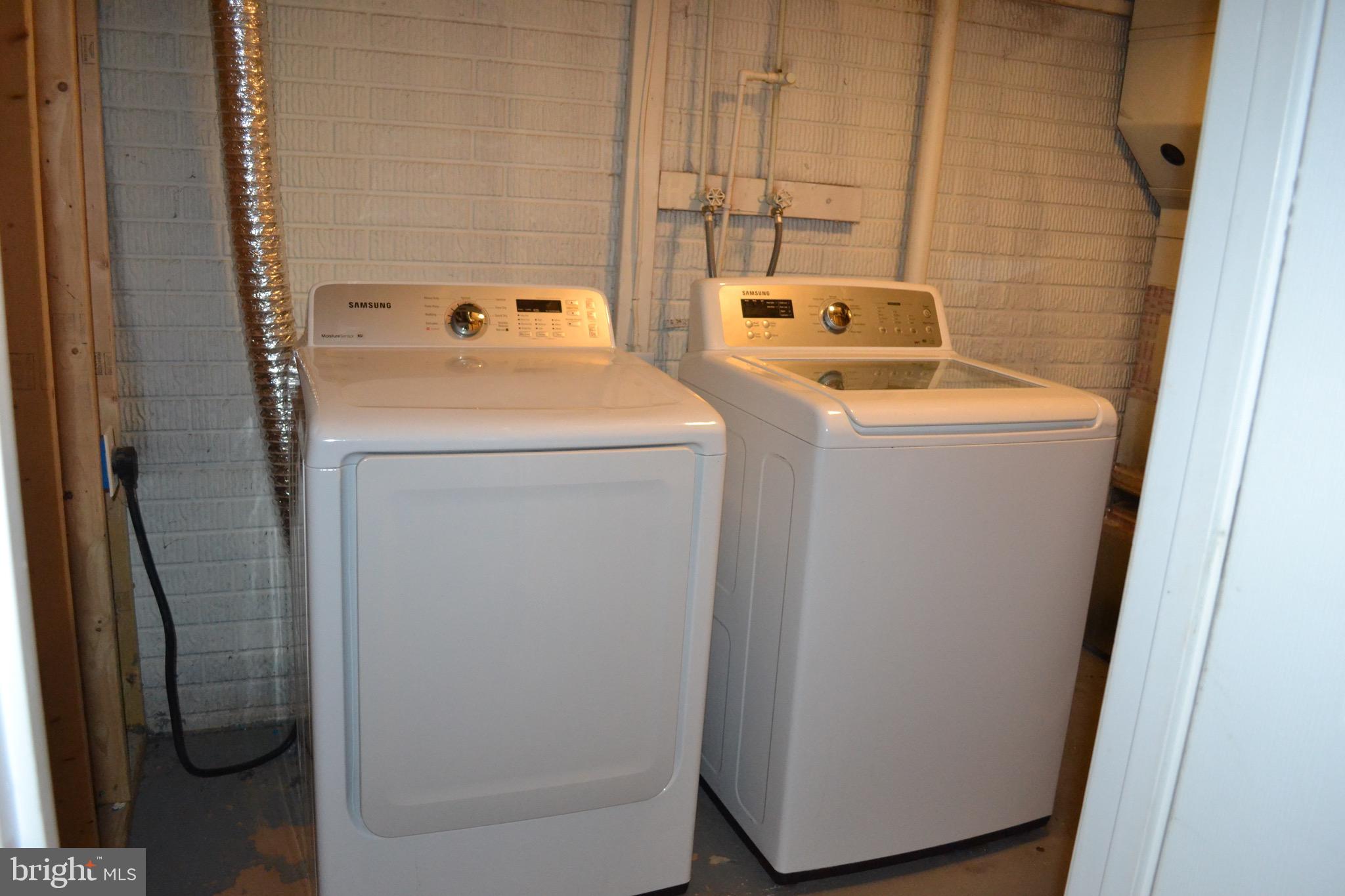 CONSTANT FRIENDSHIP - Residential Lease