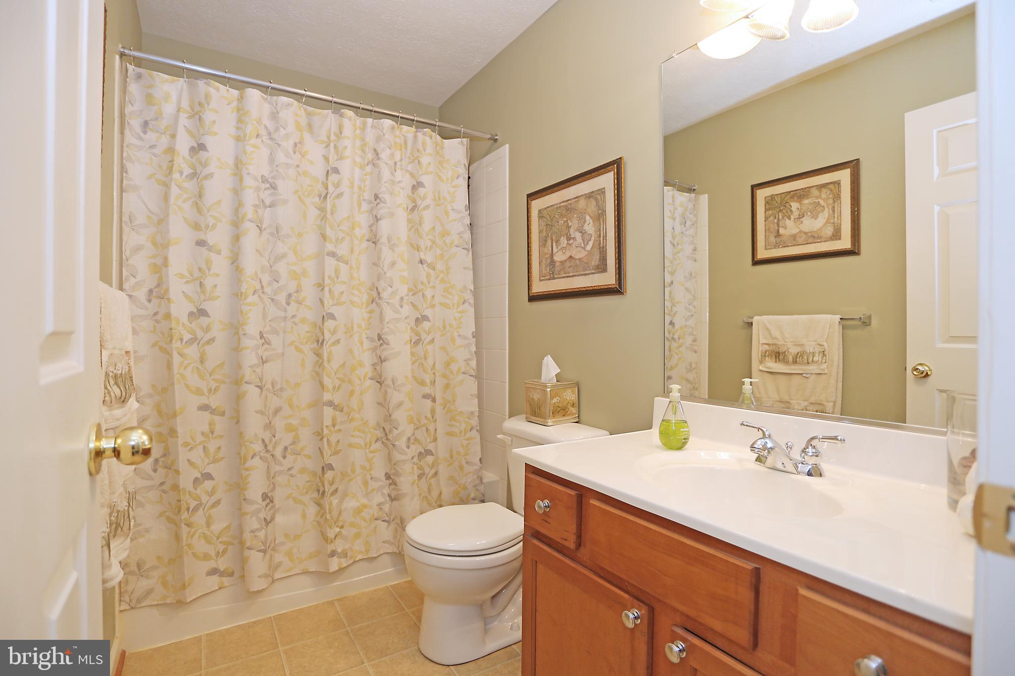 HOLLYWOODS POINT - Residential