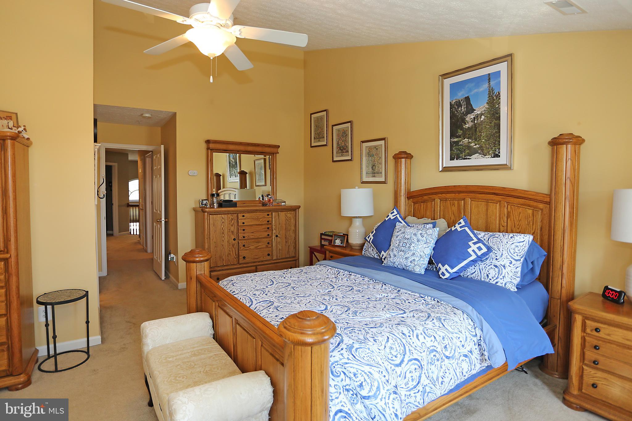 HOLLYWOODS POINT - Residential