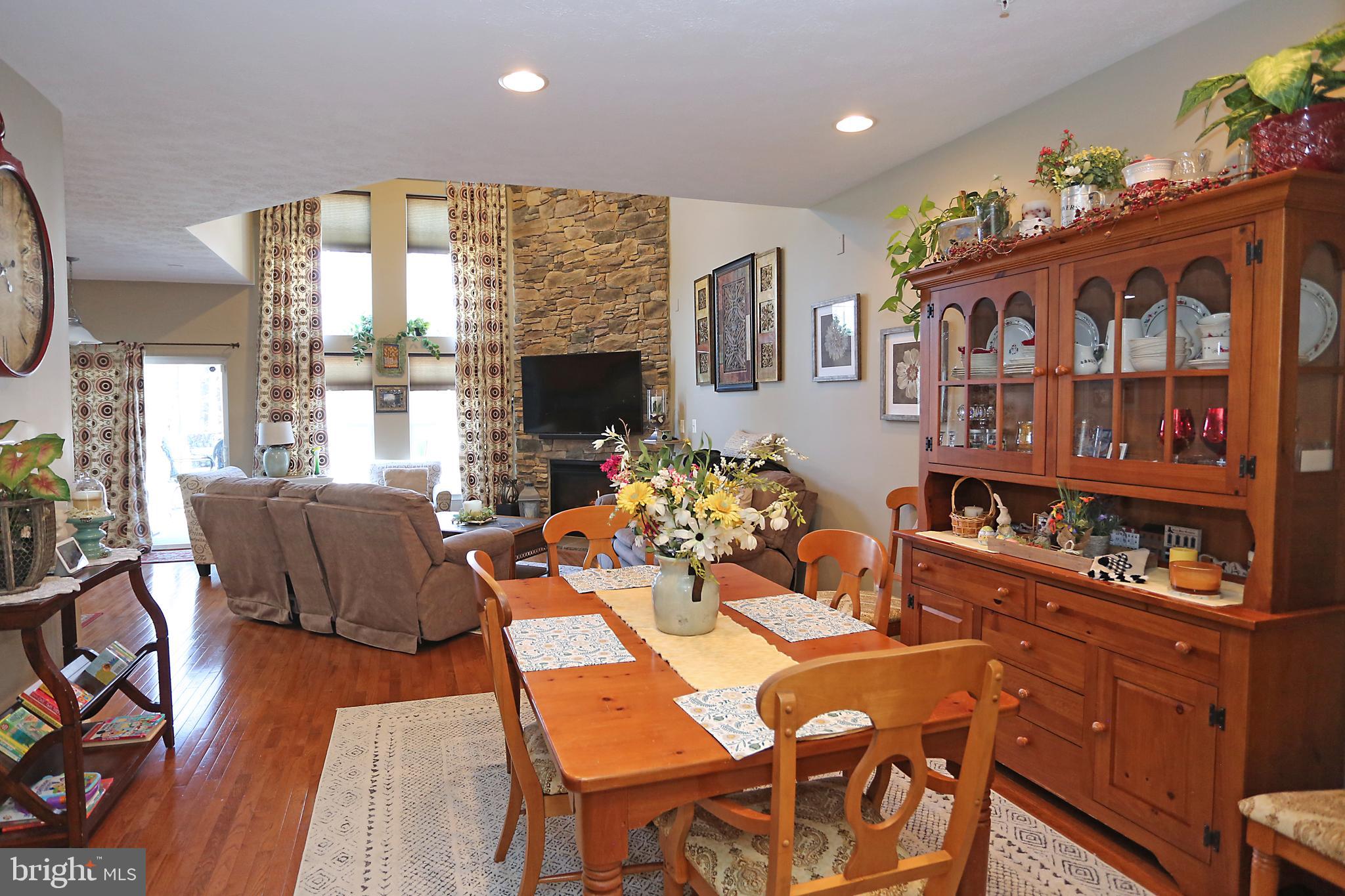 HOLLYWOODS POINT - Residential