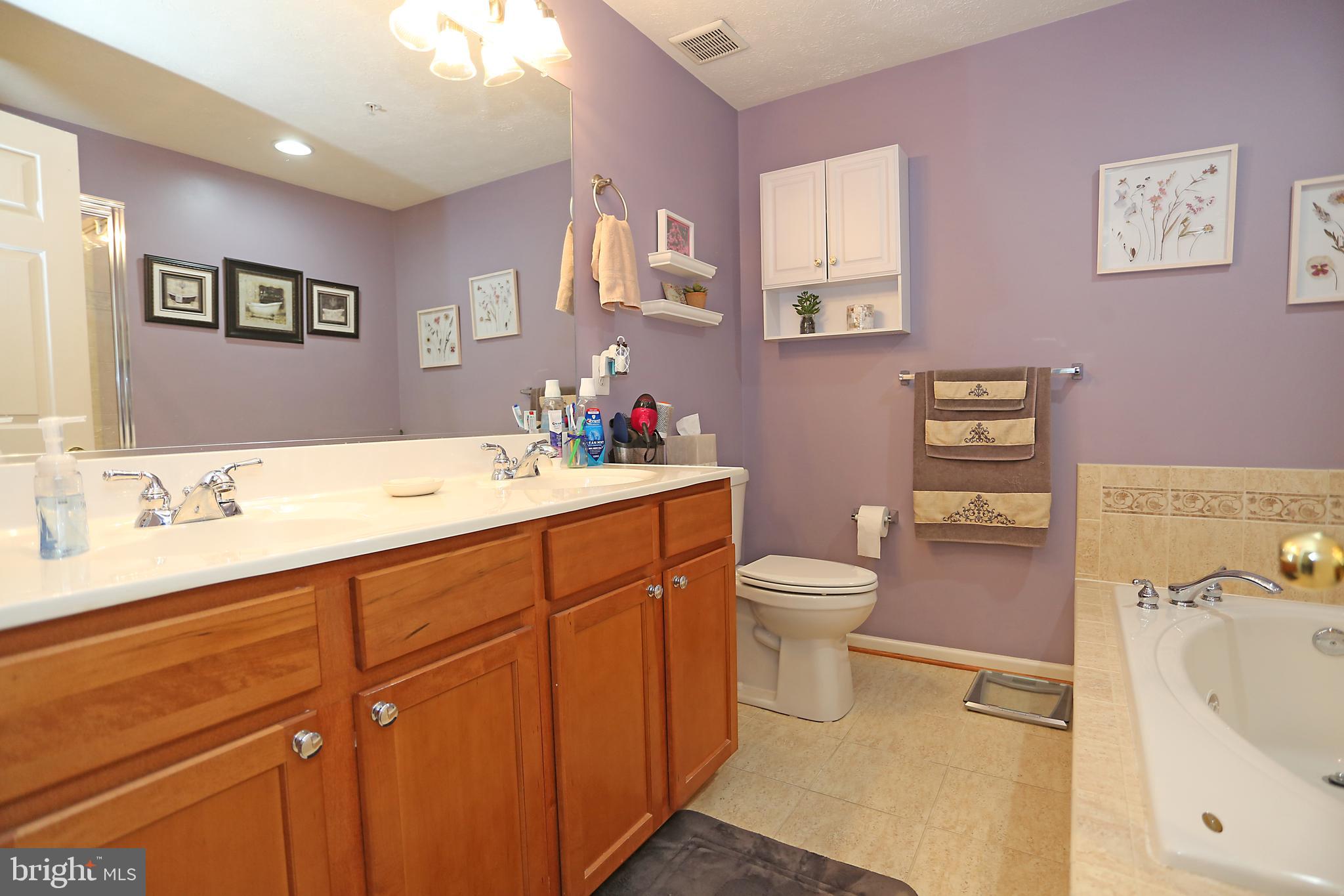 HOLLYWOODS POINT - Residential