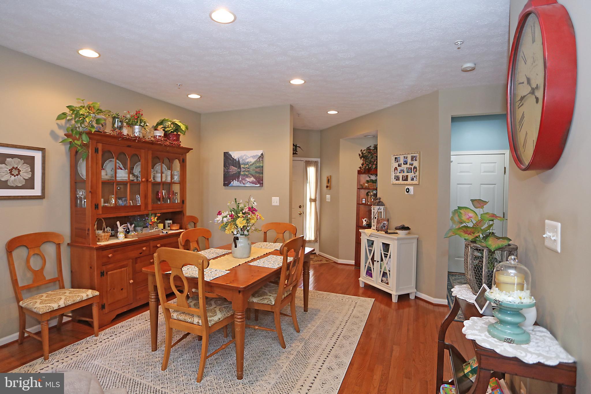 HOLLYWOODS POINT - Residential