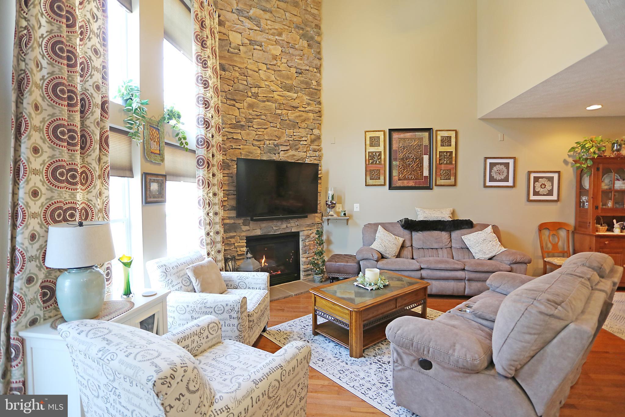 HOLLYWOODS POINT - Residential