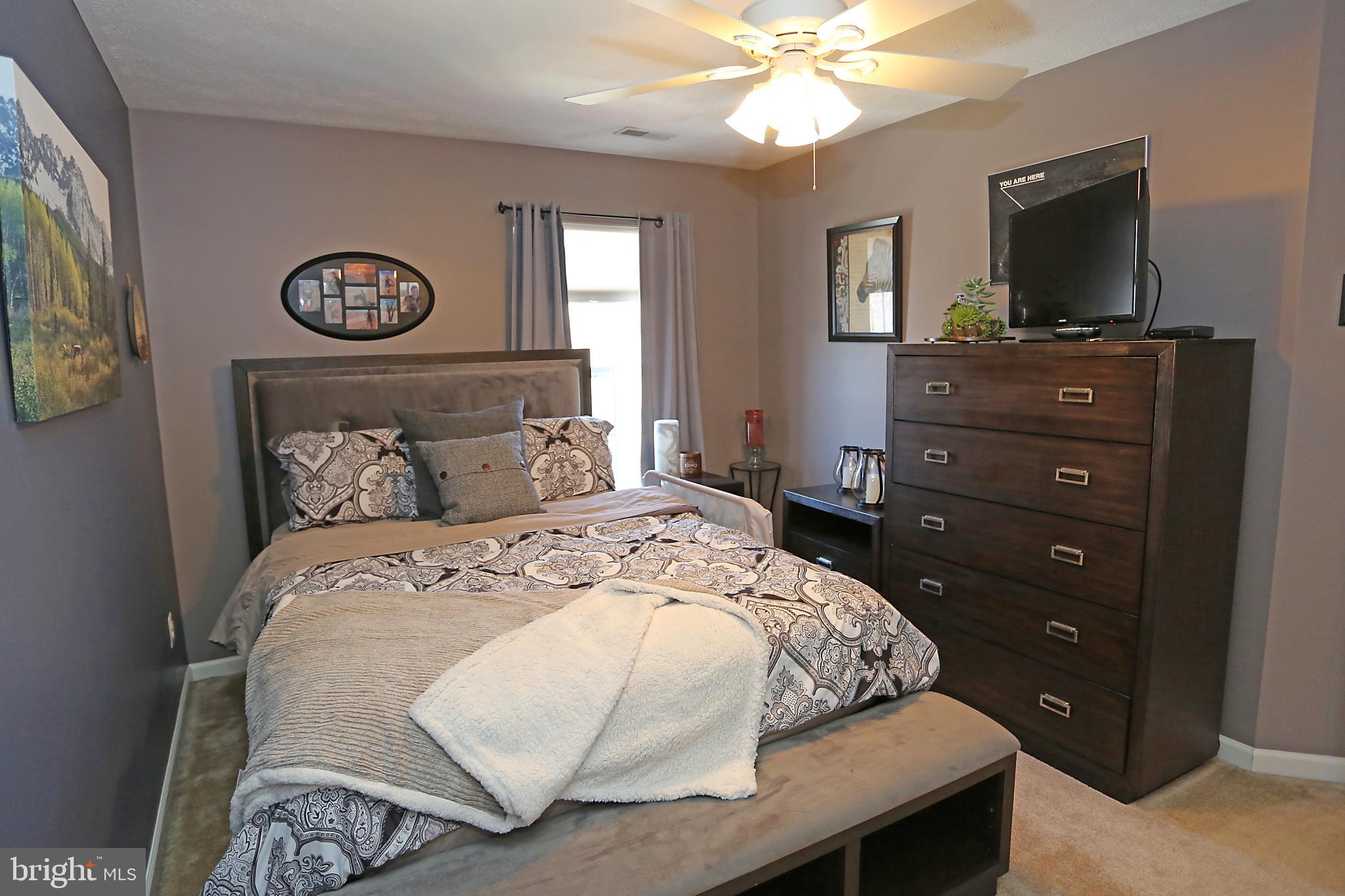 HOLLYWOODS POINT - Residential