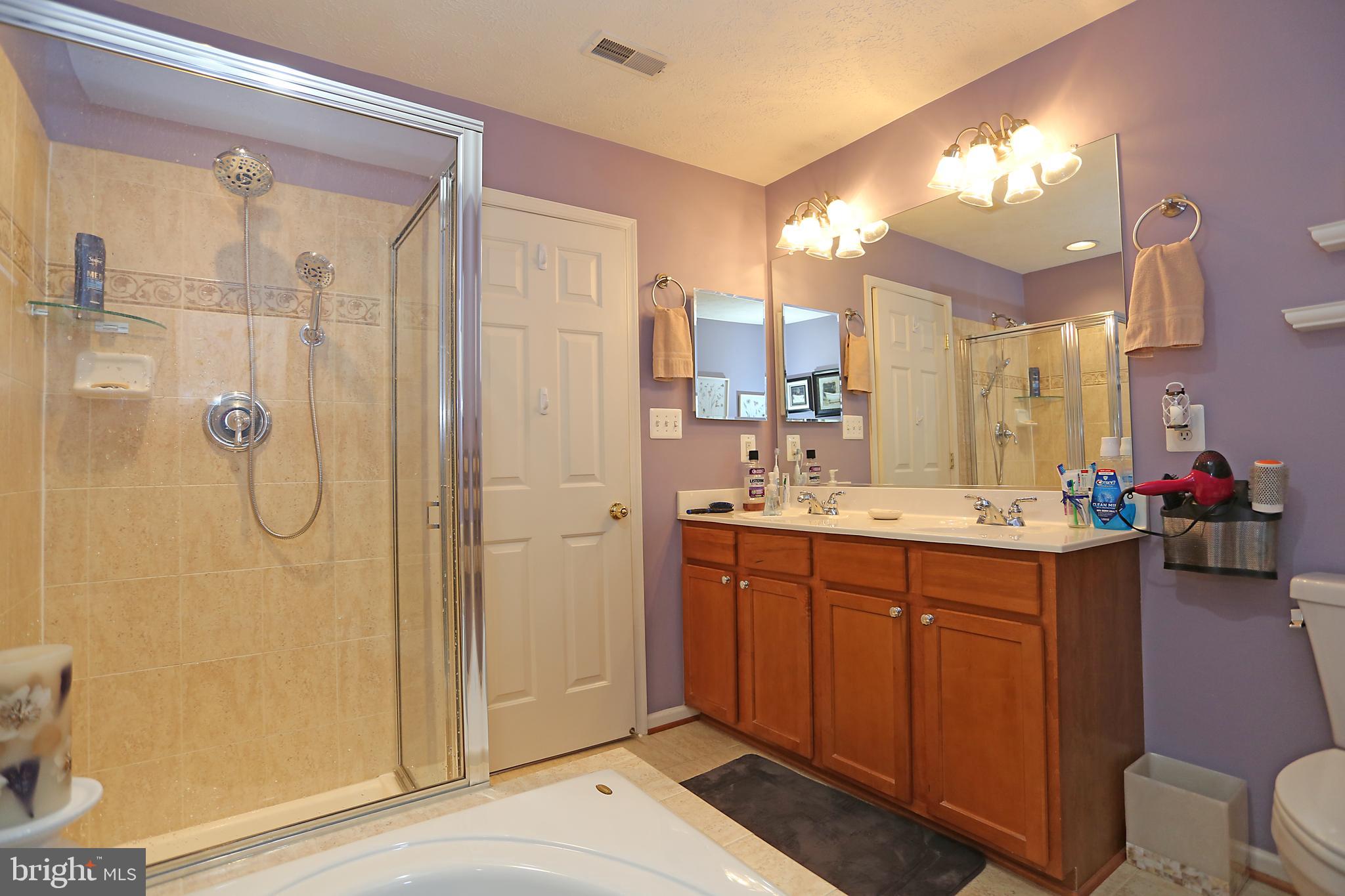 HOLLYWOODS POINT - Residential