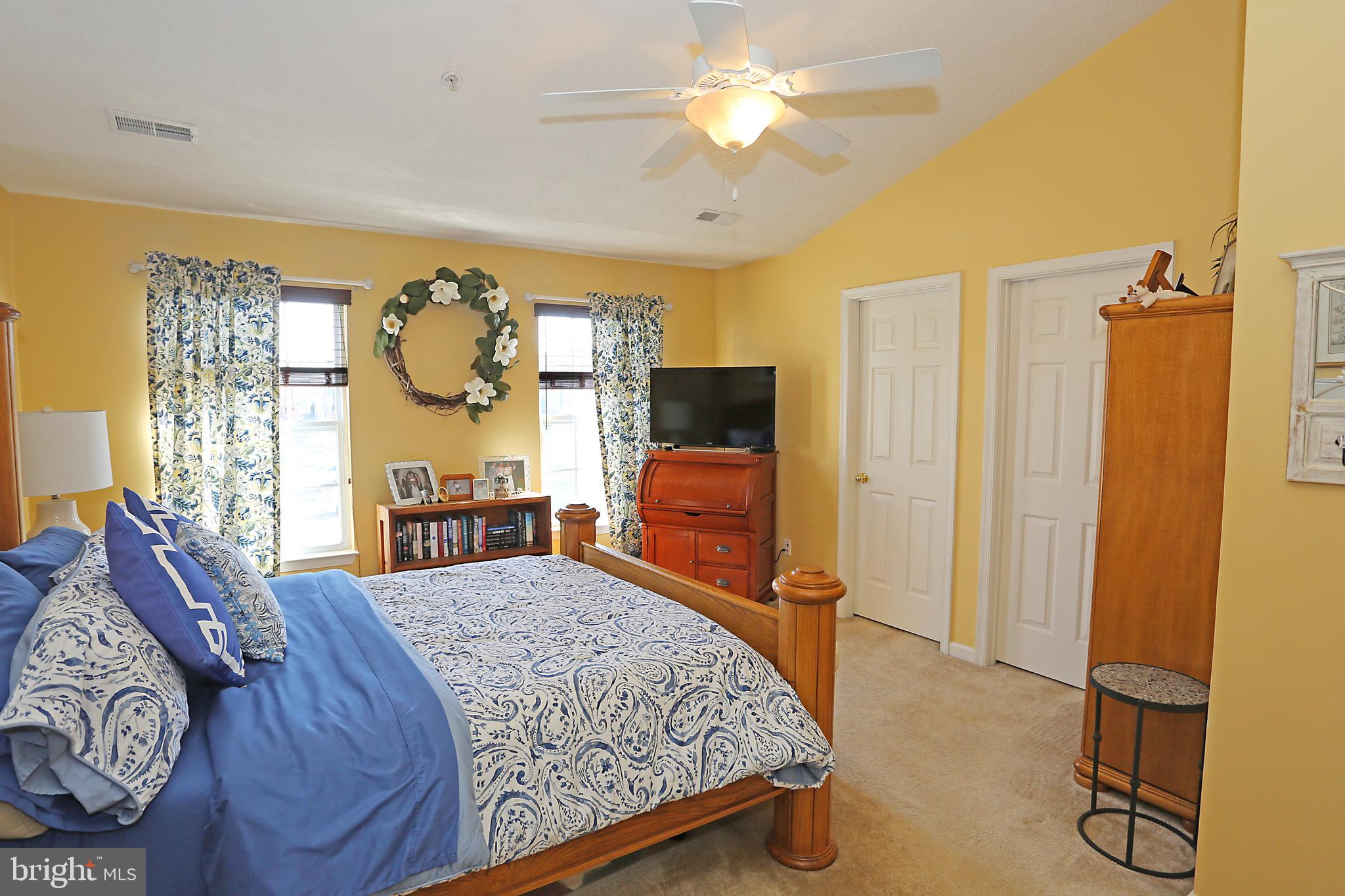 HOLLYWOODS POINT - Residential