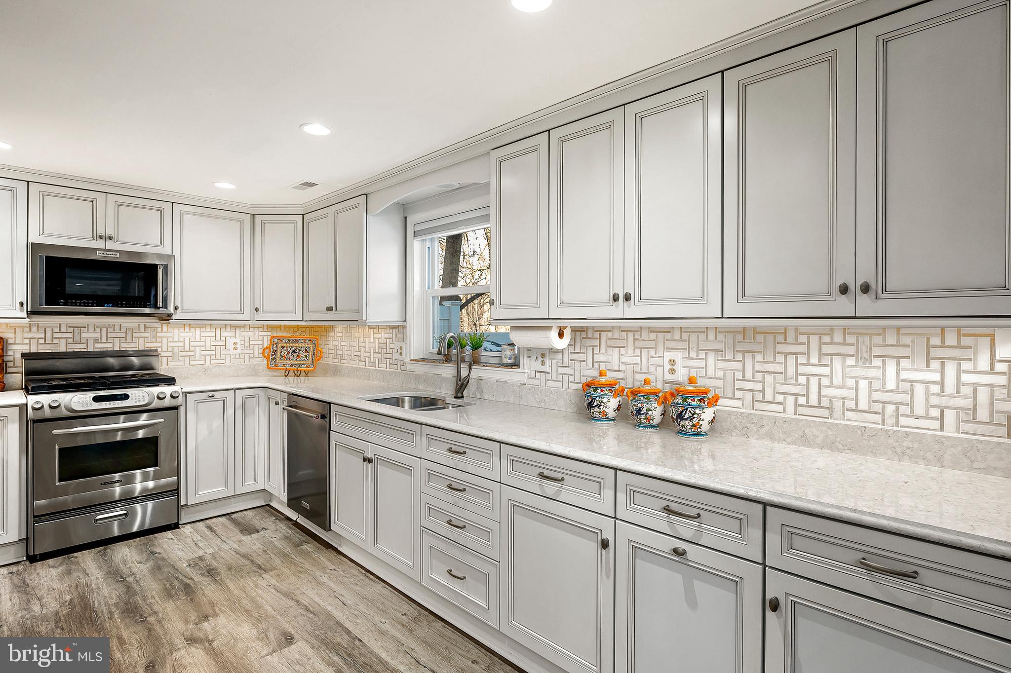 VILLAGE OF HICKORY RIDGE - Residential