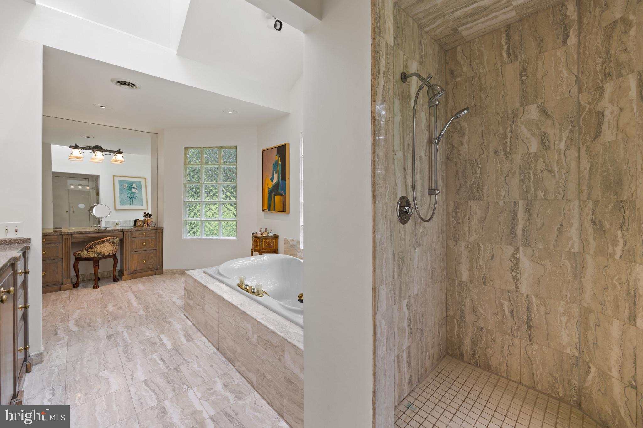 VALLEY GATE - Residential